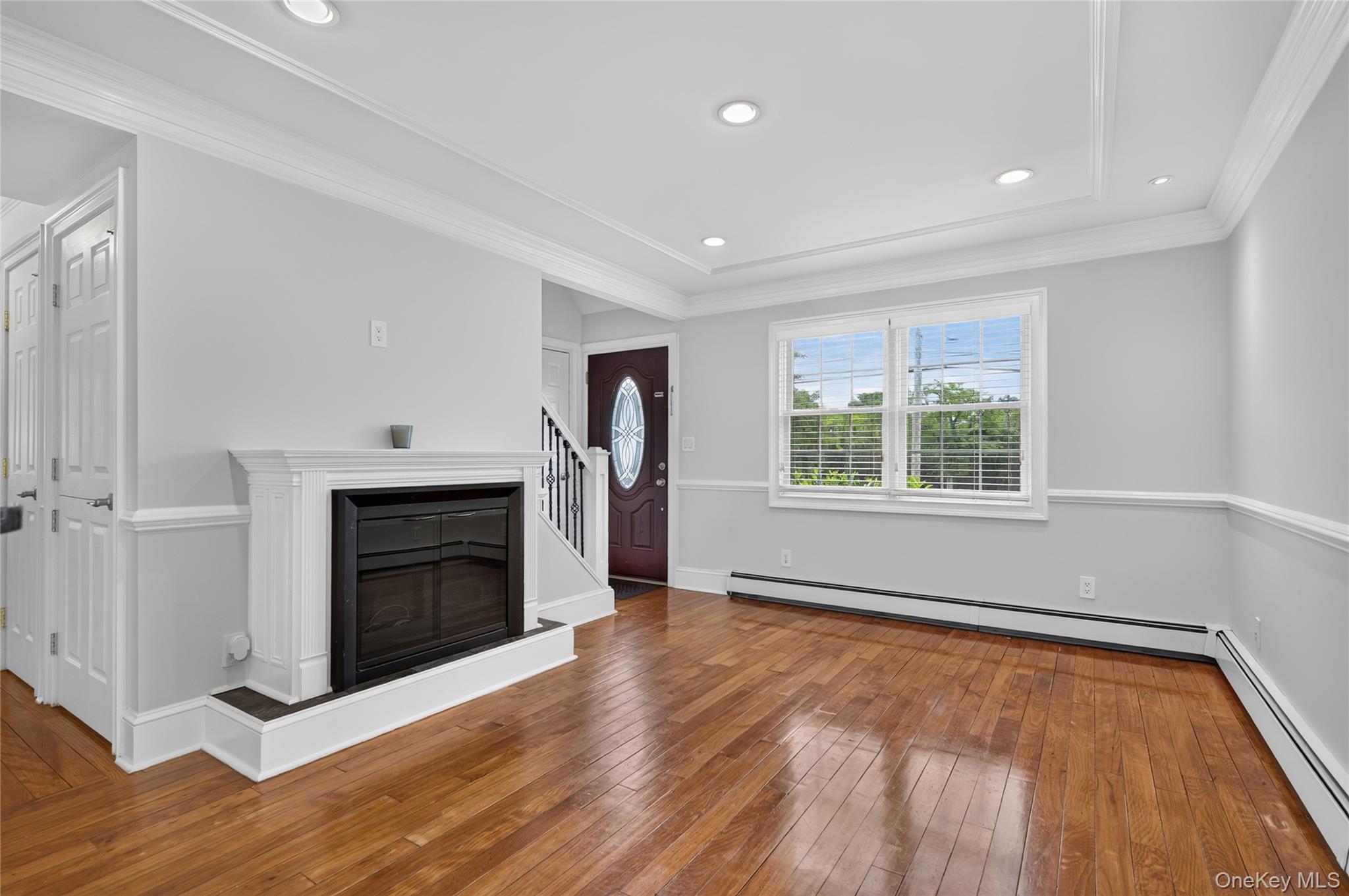 135 N Wantagh Avenue Property Photo 4