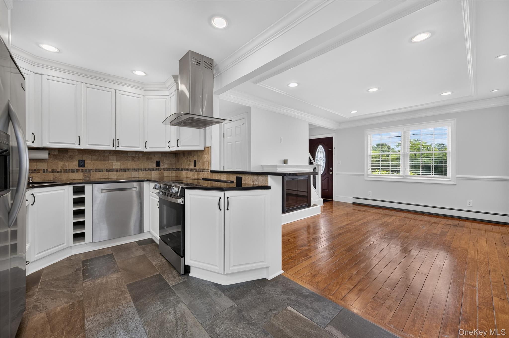 135 N Wantagh Avenue Property Photo 10