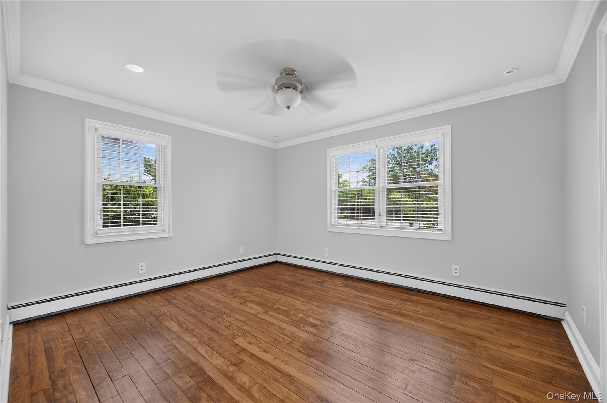 135 N Wantagh Avenue Property Photo 12