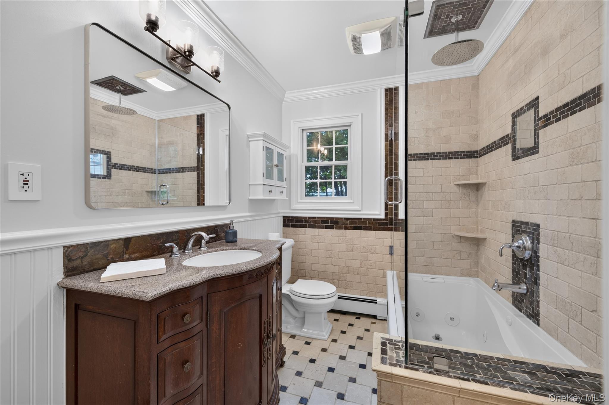 135 N Wantagh Avenue Property Photo 14