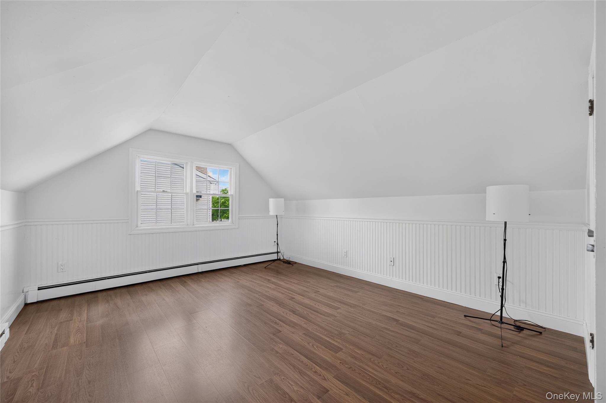 135 N Wantagh Avenue Property Photo 15