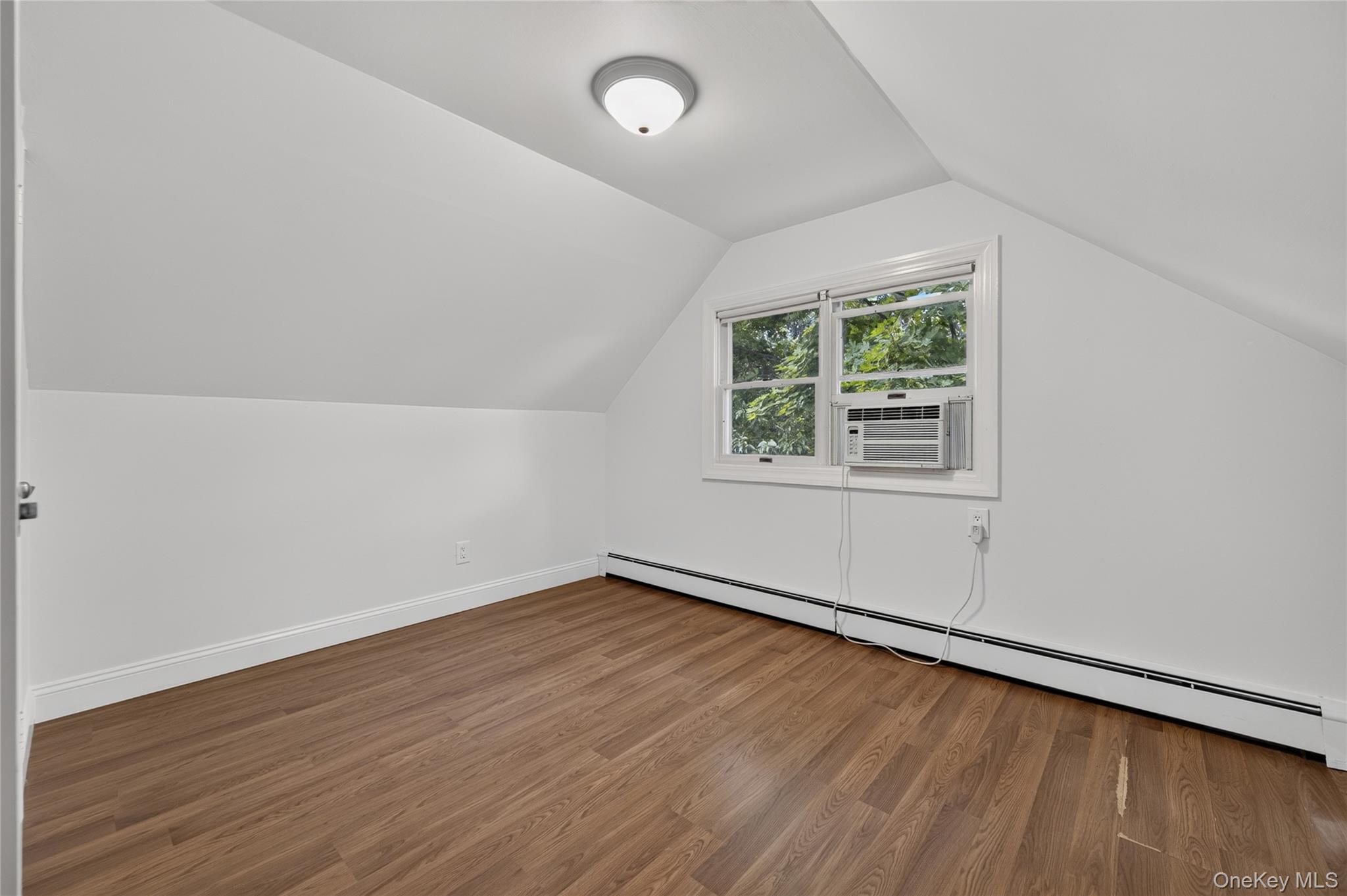 135 N Wantagh Avenue Property Photo 17