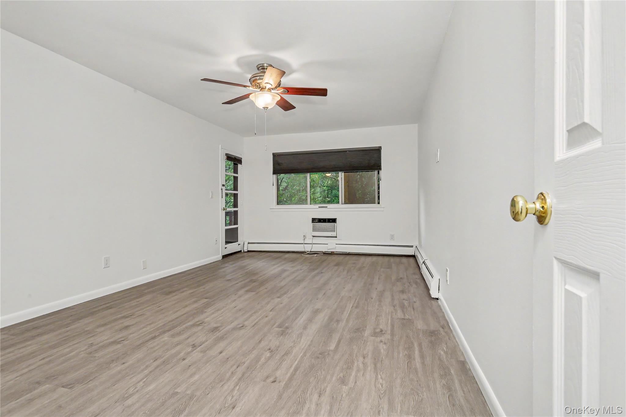 42 Coachlight Square Property Photo 5