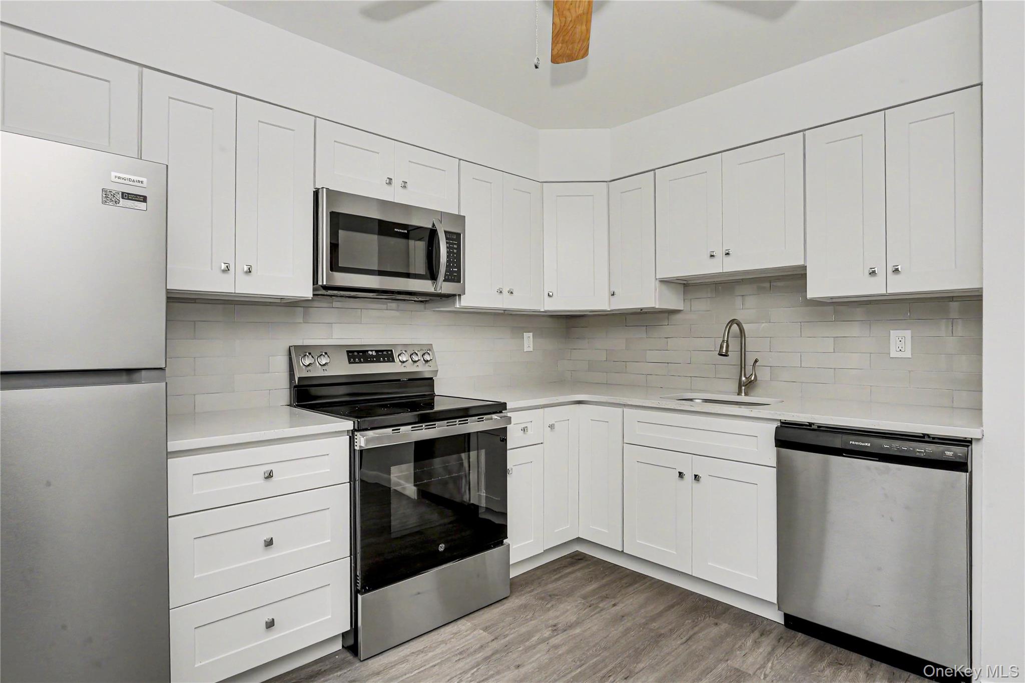 42 Coachlight Square Property Photo 9