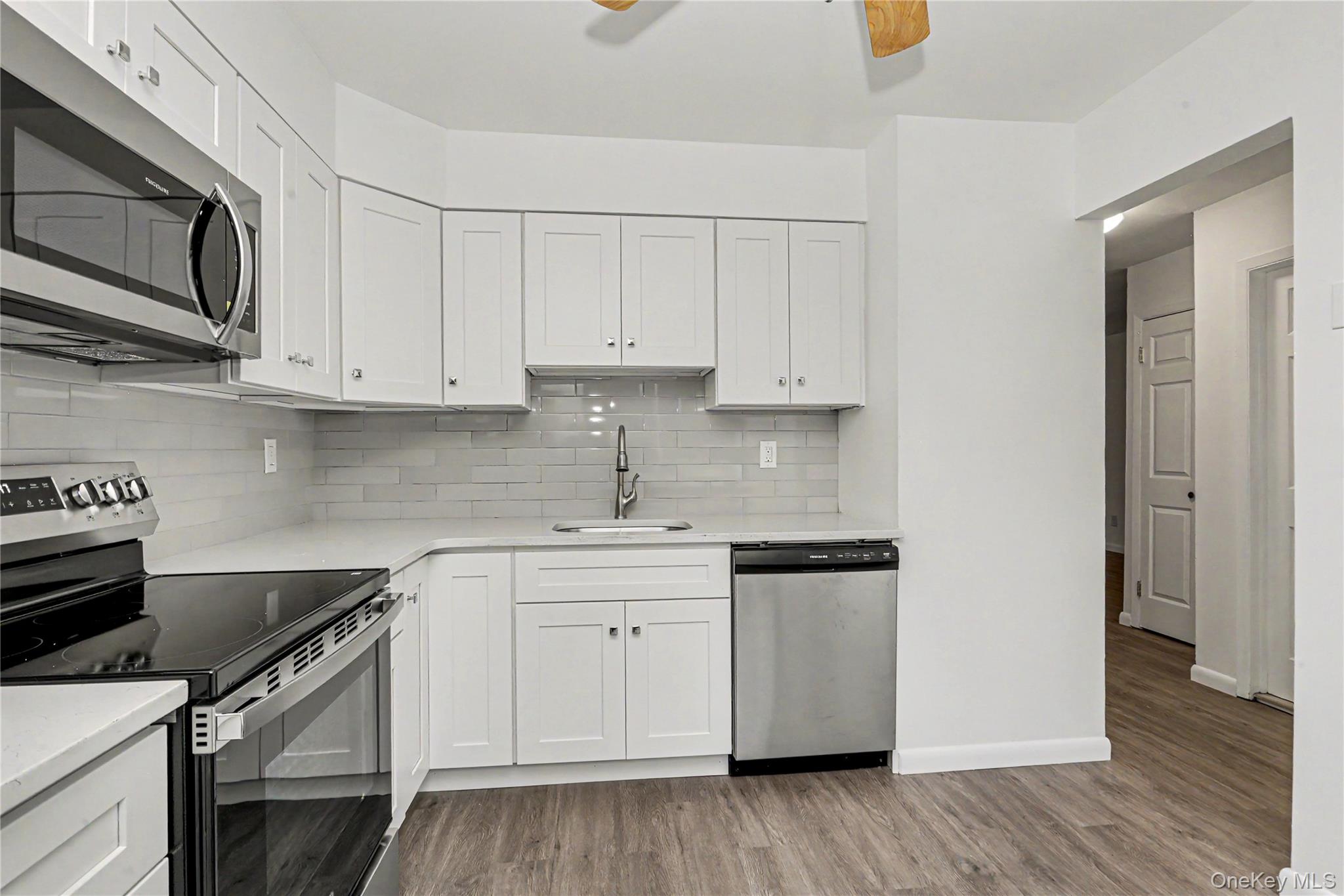 42 Coachlight Square Property Photo 10