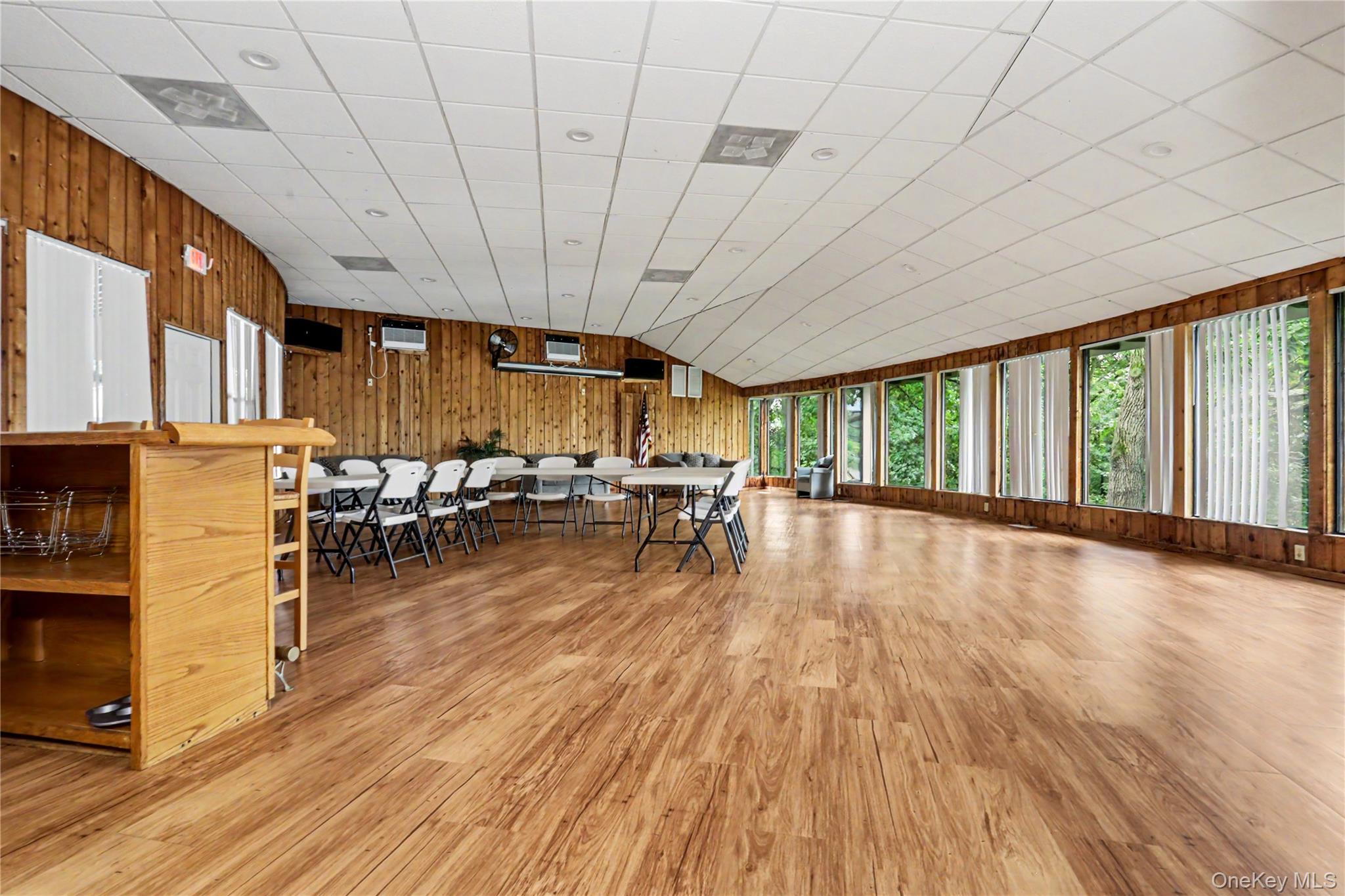 42 Coachlight Square Property Photo 28