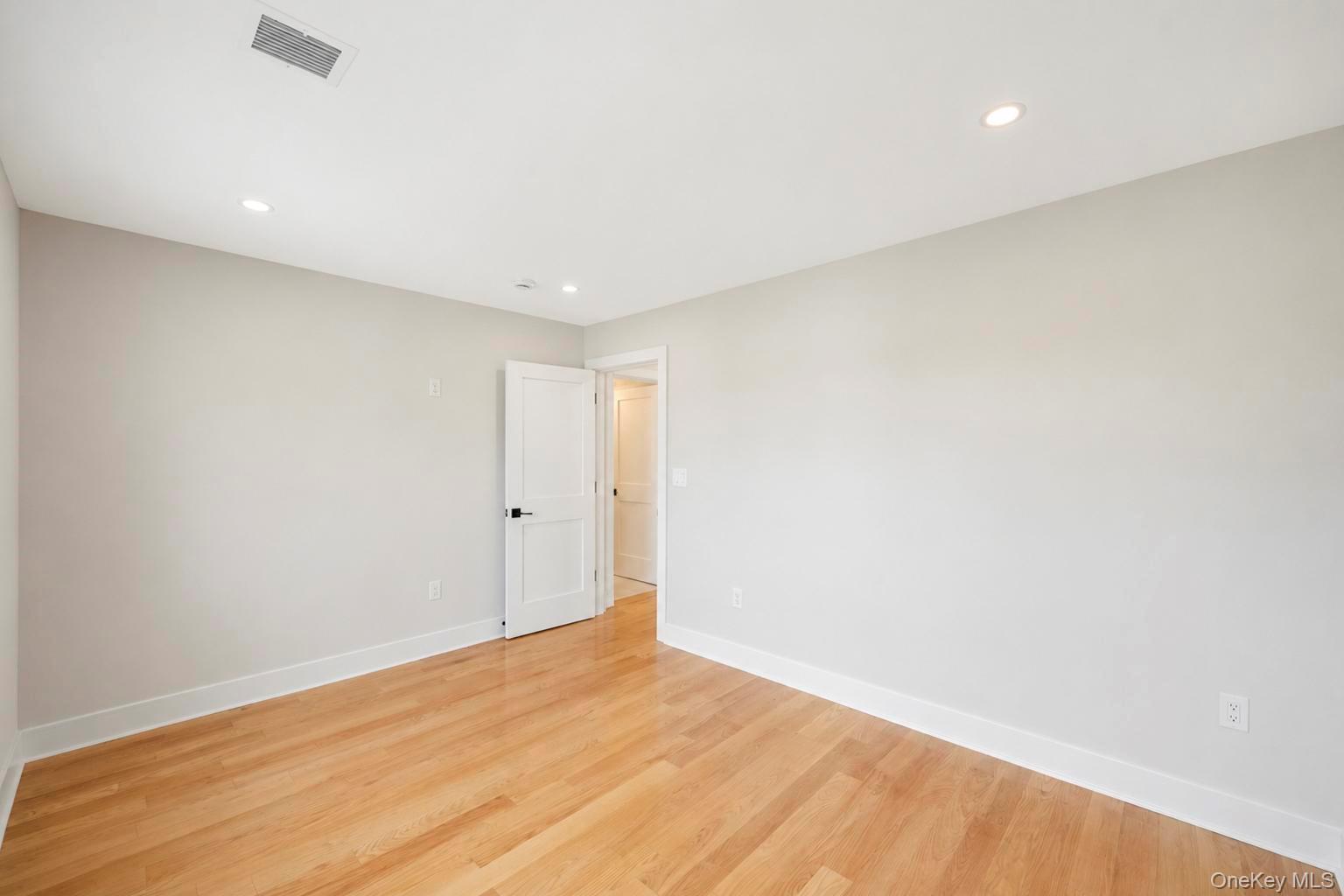 949 Midway Property Photo 31