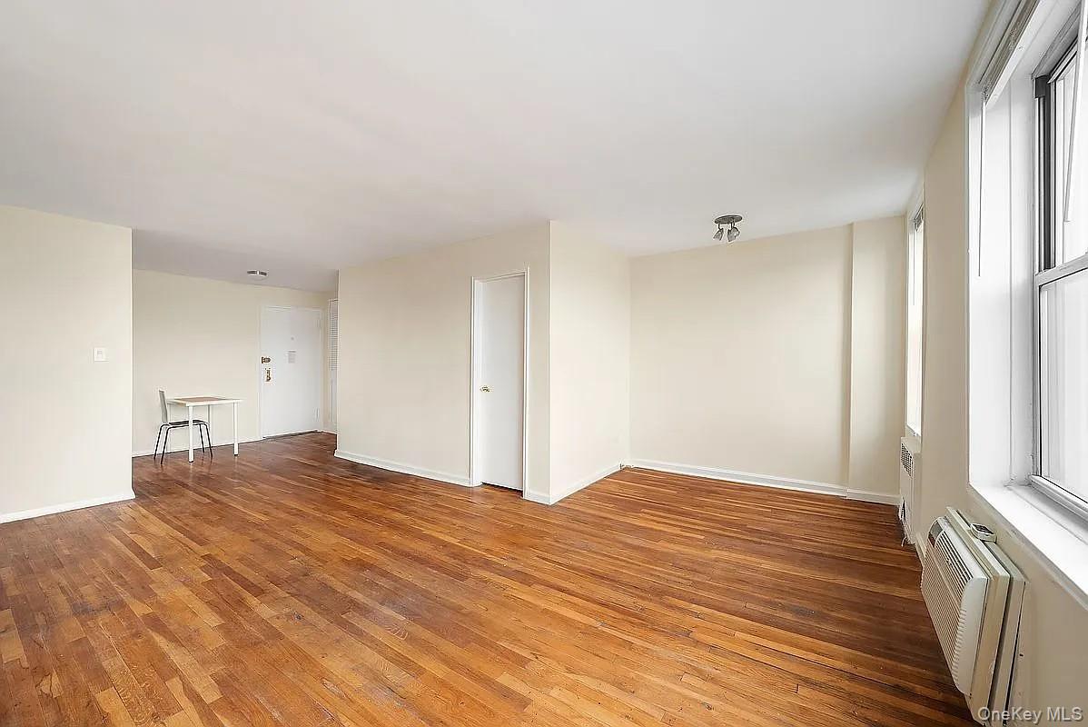 50-15 39th Street 5c Property Photo 12