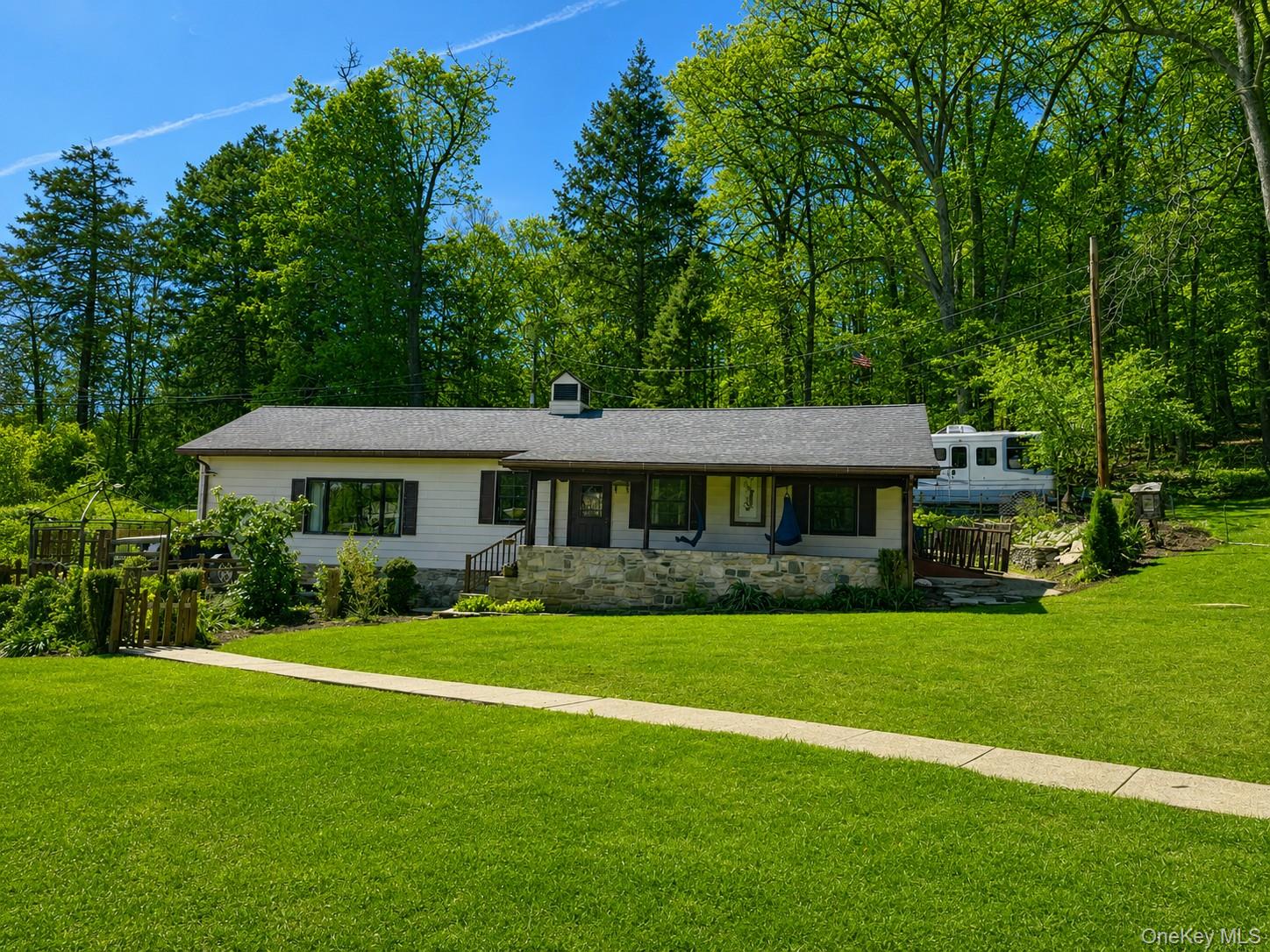 14-16 Glen Hill Property Photo 3