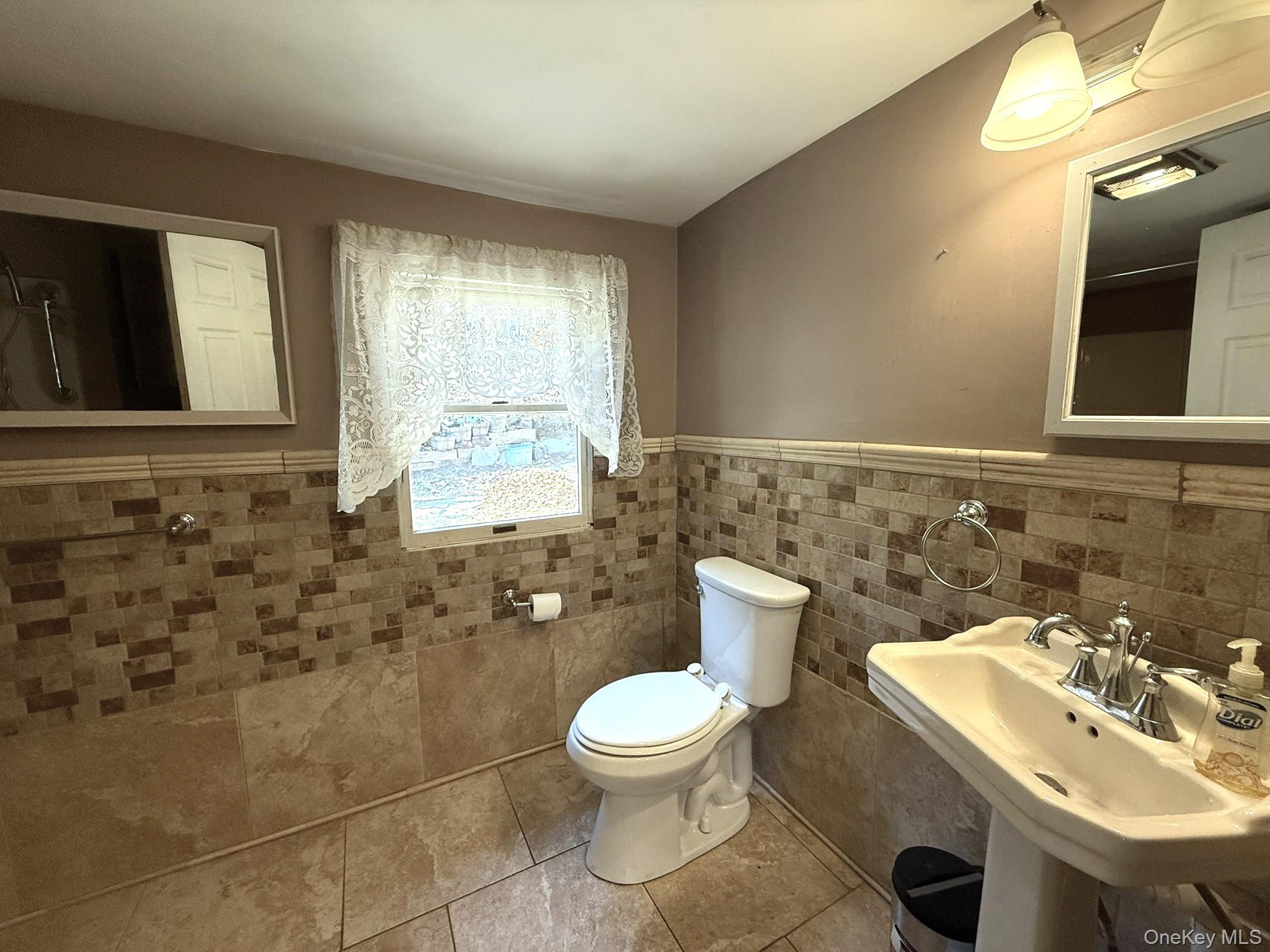 14-16 Glen Hill Property Photo 13
