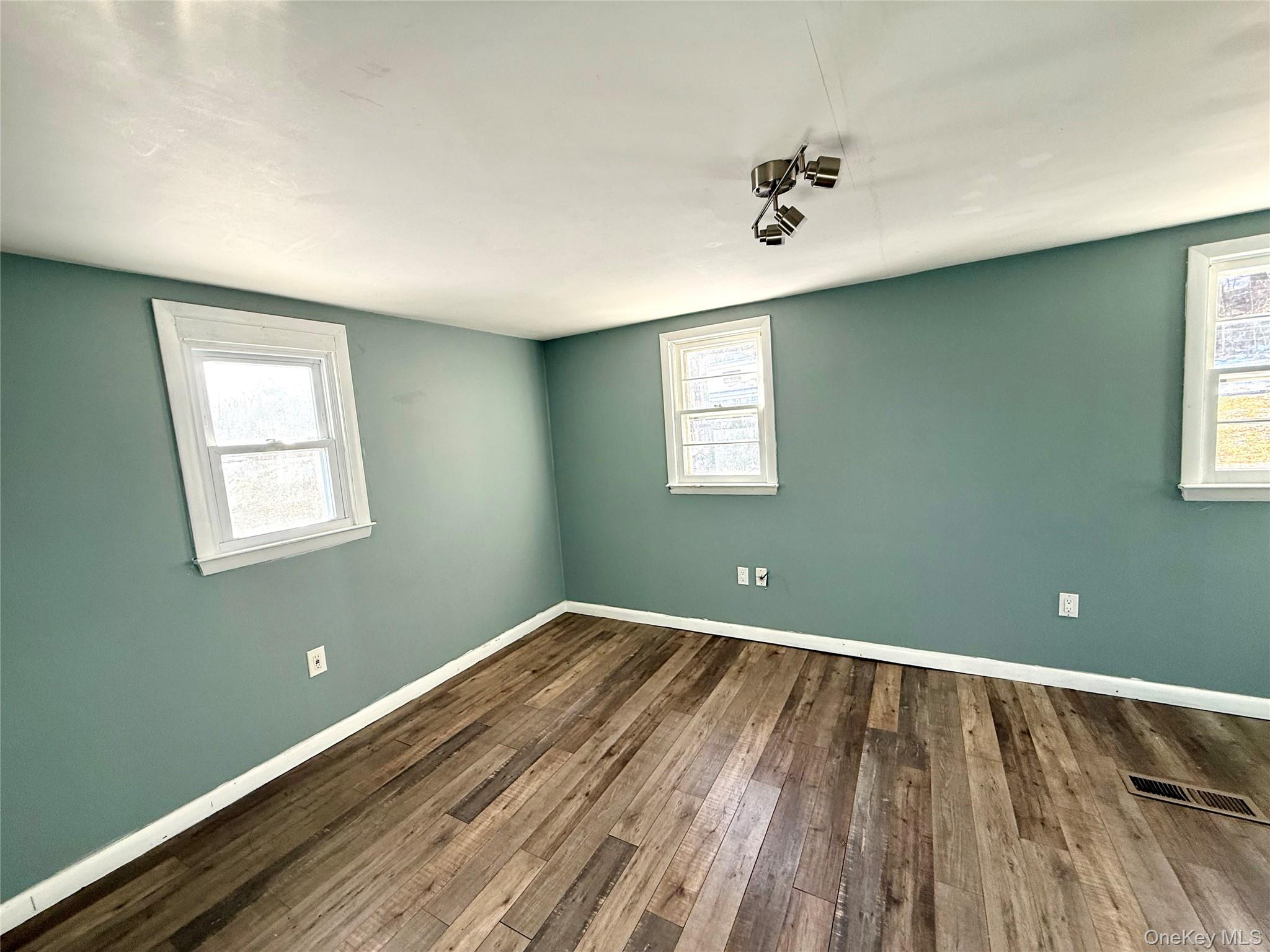 14-16 Glen Hill Property Photo 24