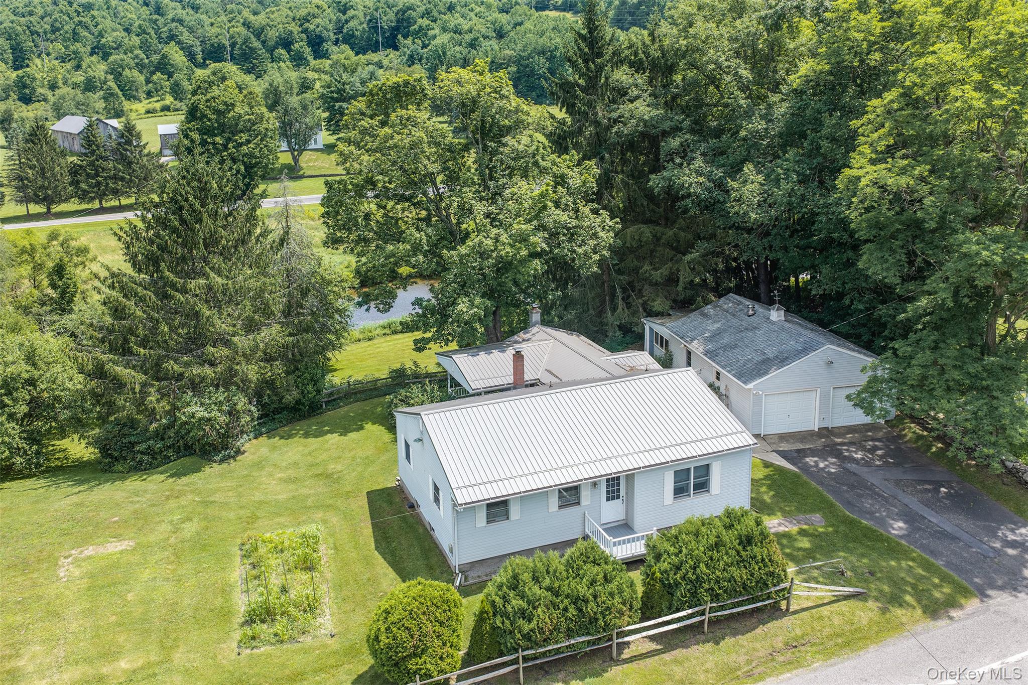 47220 State Highway 10 Property Photo 2