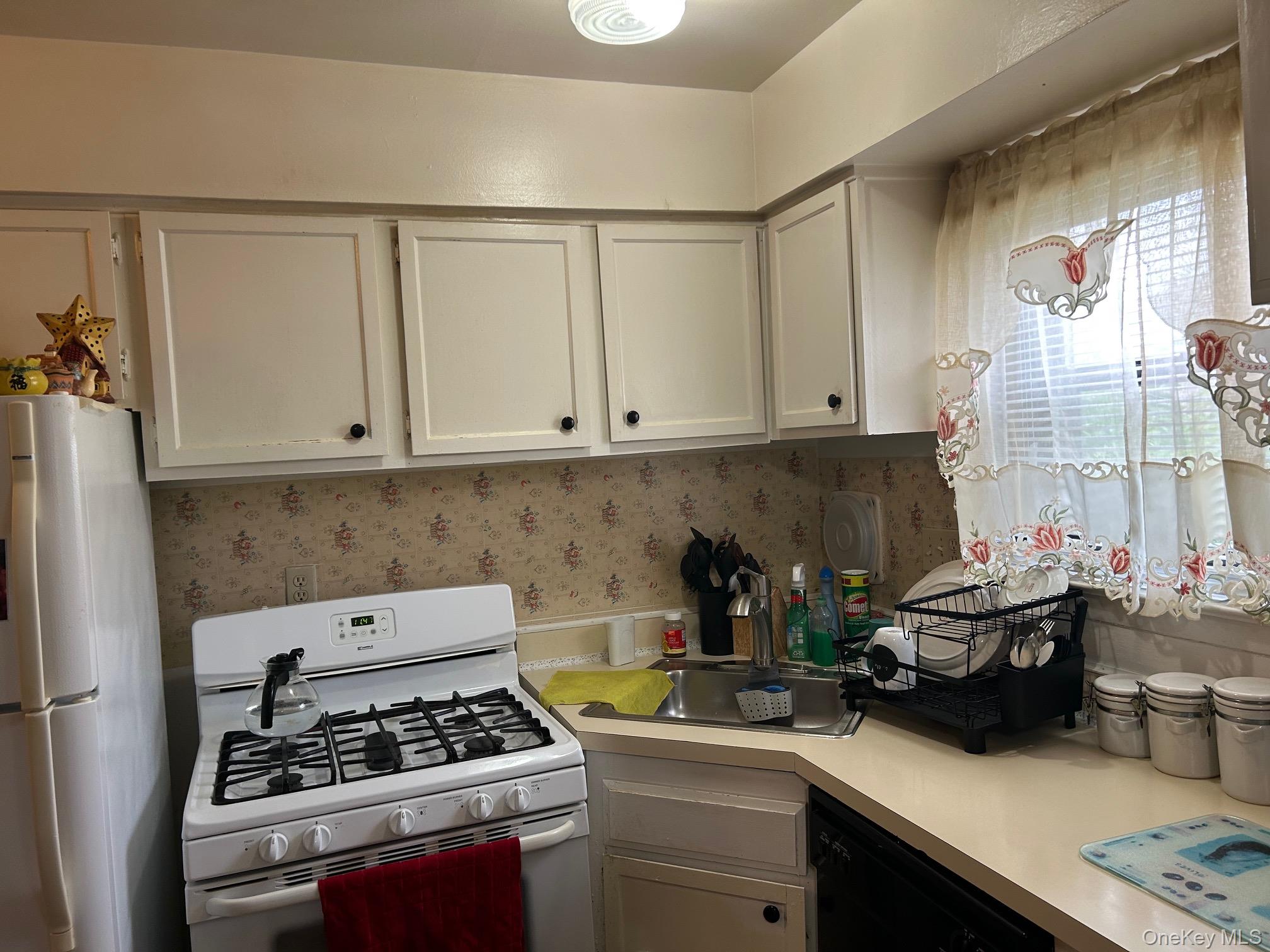 107 Sneden Place 107 Property Photo 5