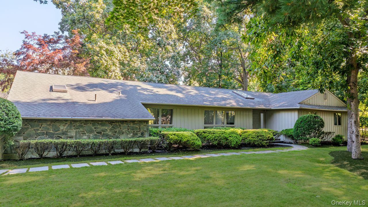 30 Fairway Drive Property Photo 1