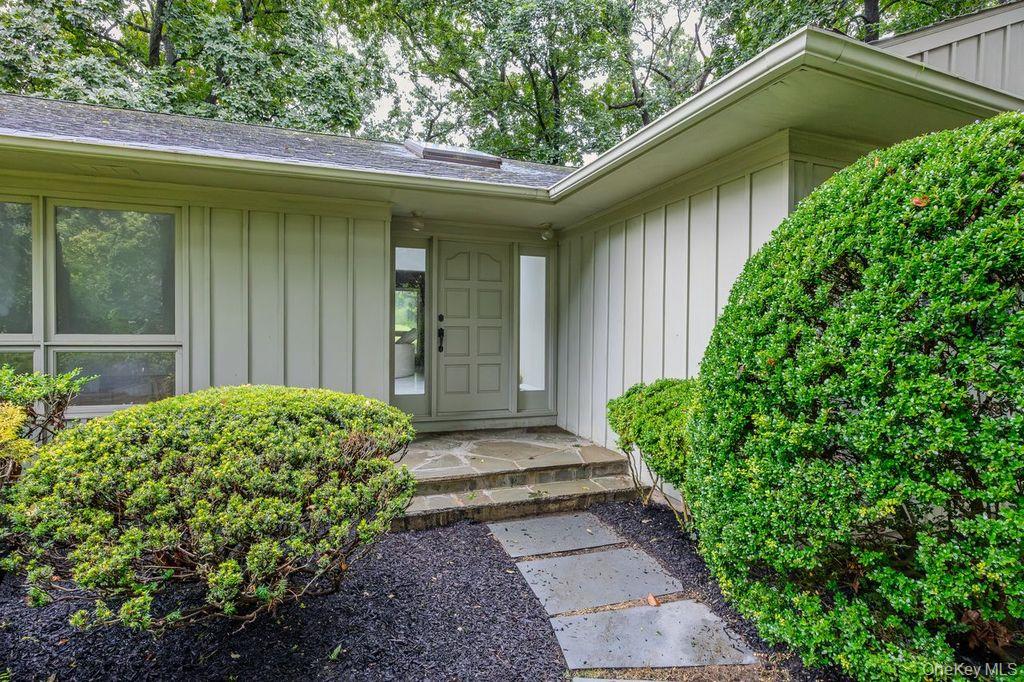 30 Fairway Drive Property Photo 2