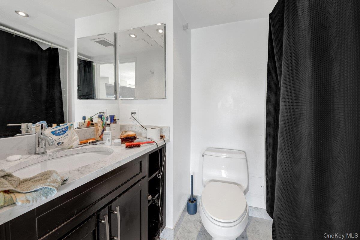 2287 Johnson Avenue 4f Property Photo 8