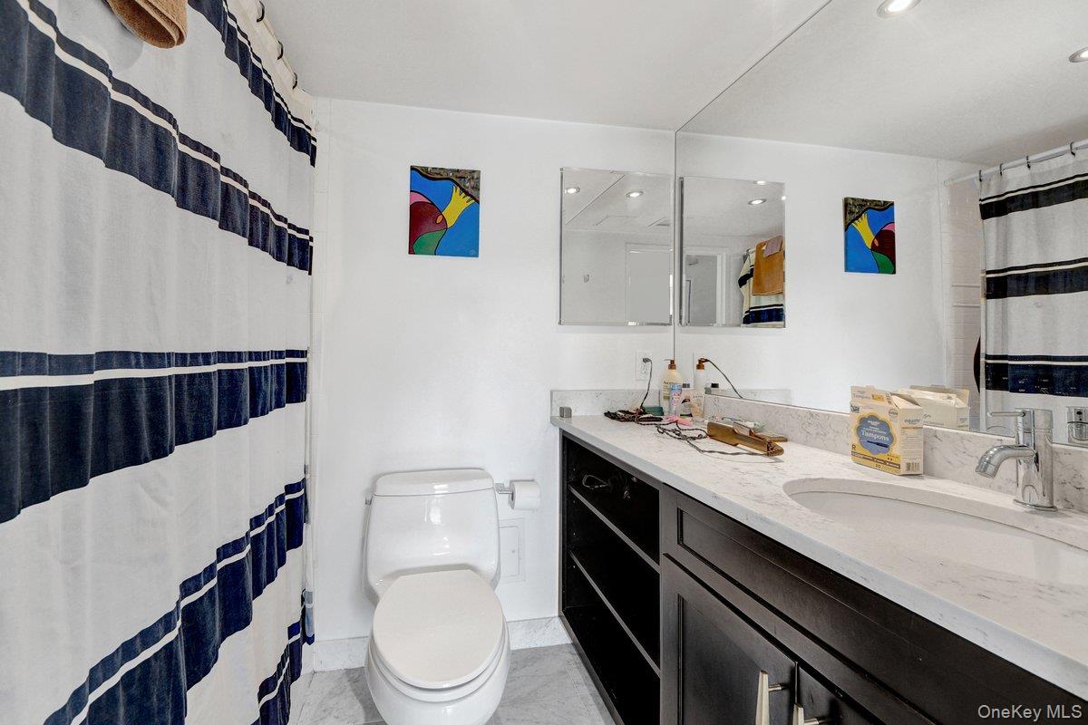 2287 Johnson Avenue 4f Property Photo 9