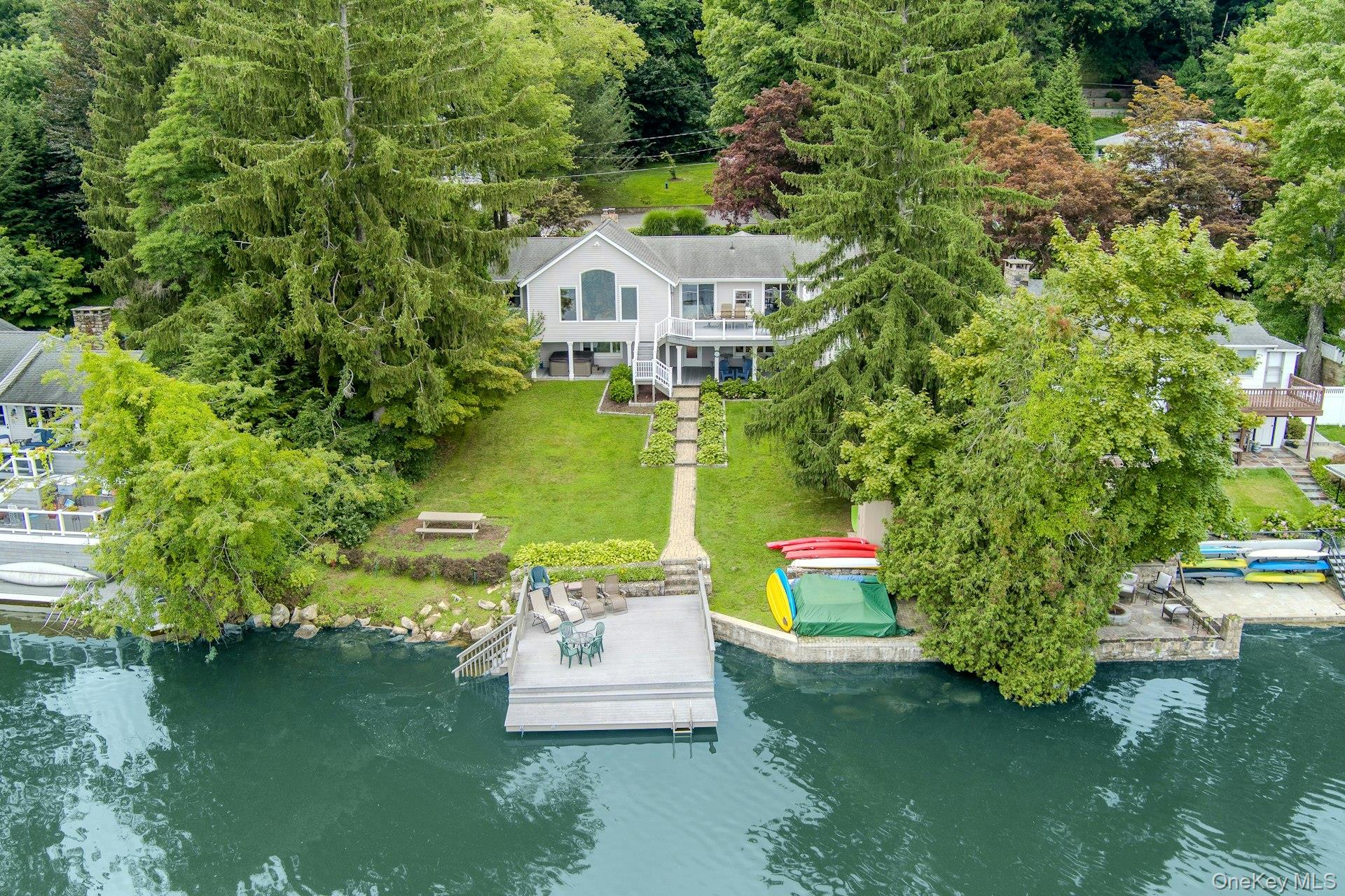 11 Lakeside Road Property Photo 2