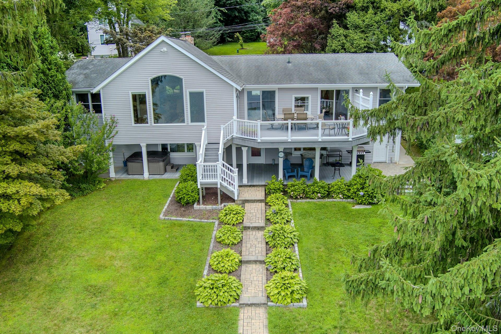 11 Lakeside Road Property Photo 4