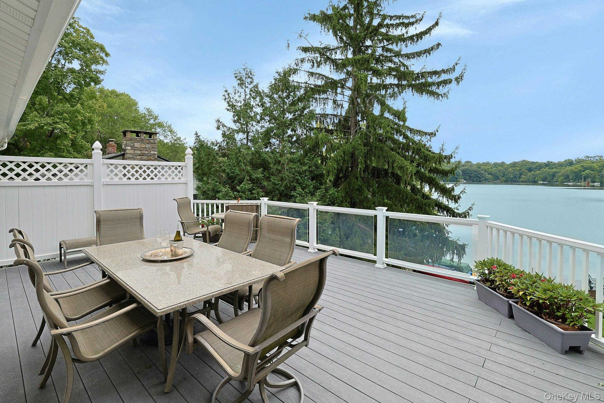 11 Lakeside Road Property Photo 5