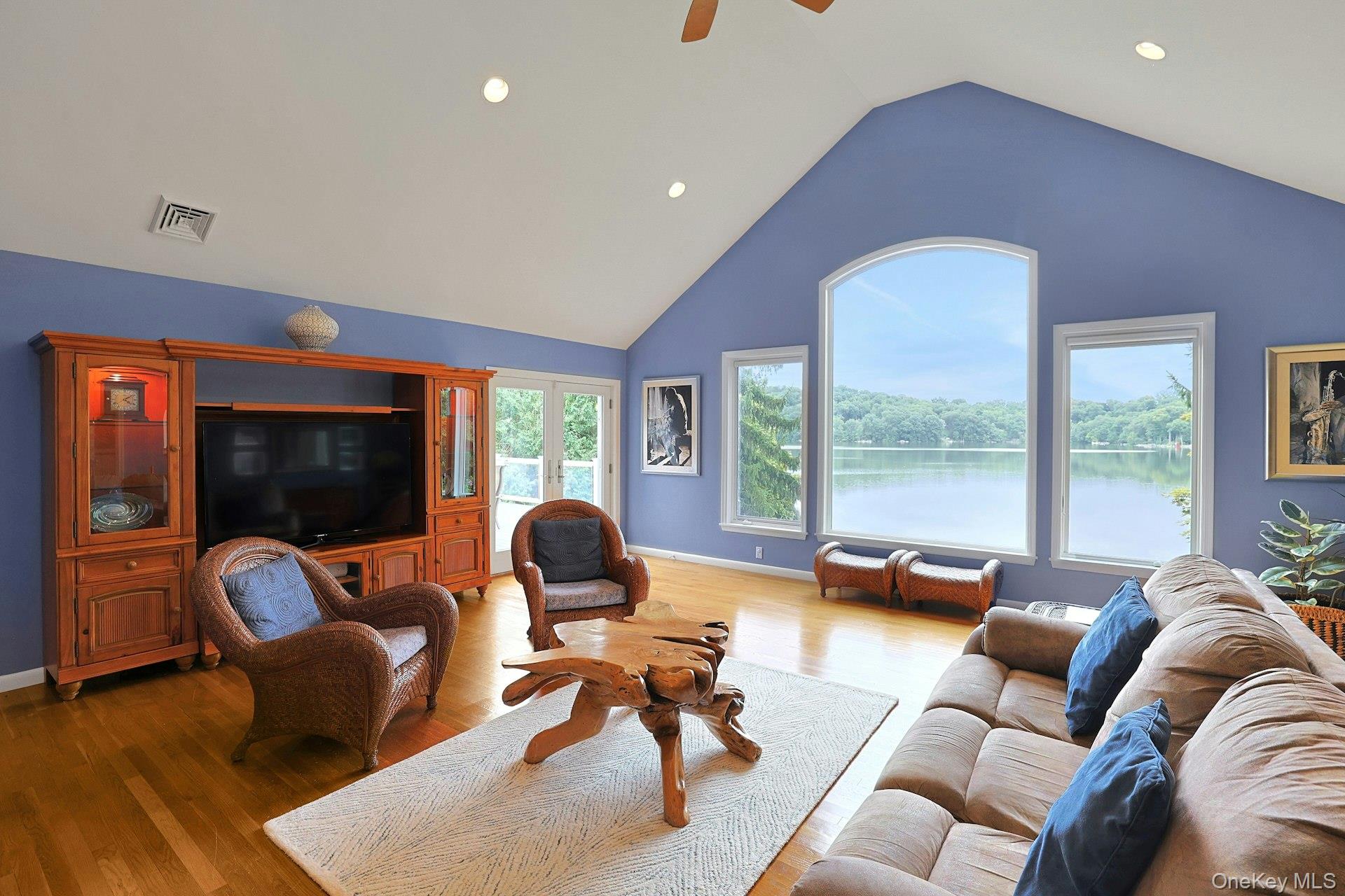 11 Lakeside Road Property Photo 7