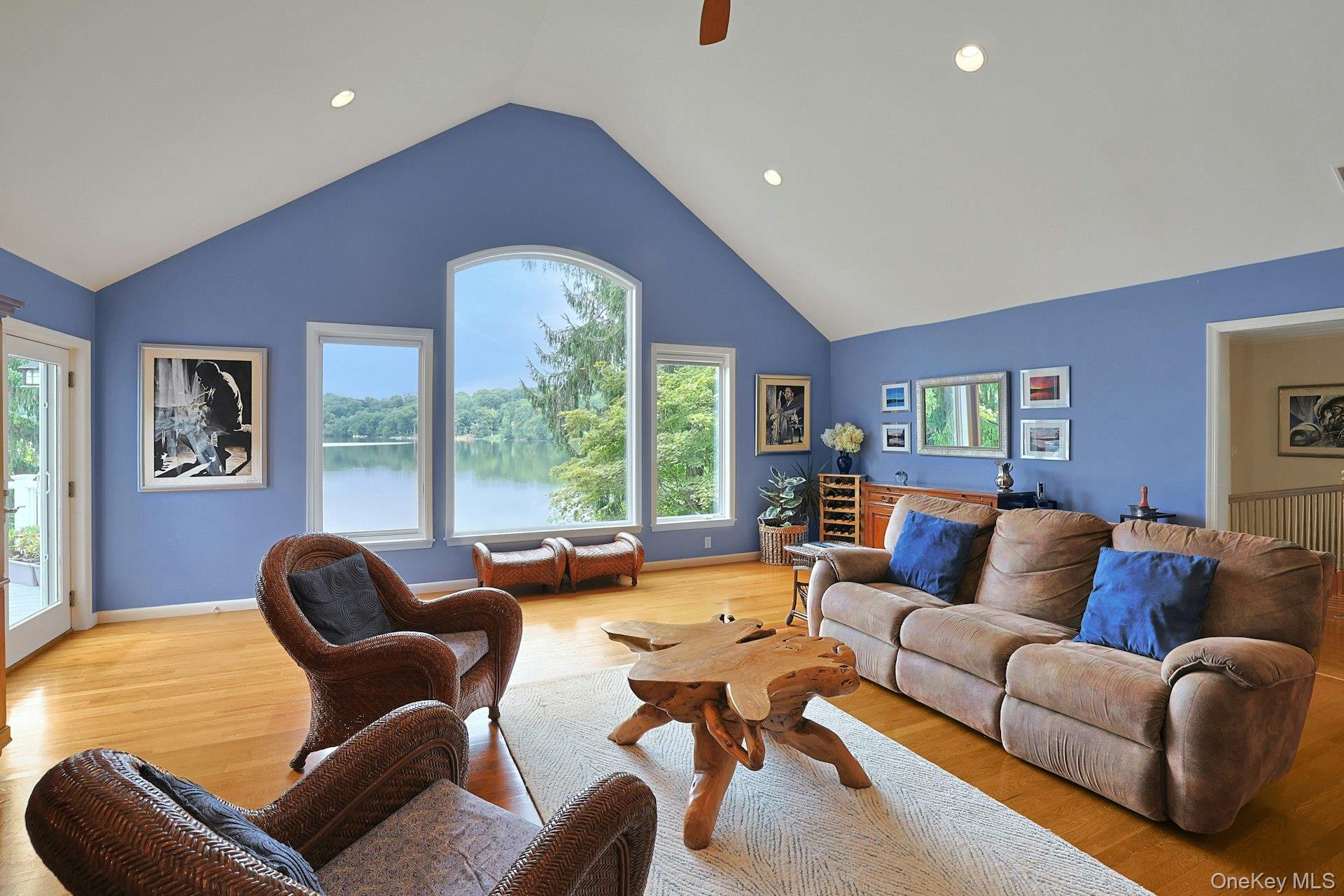 11 Lakeside Road Property Photo 9