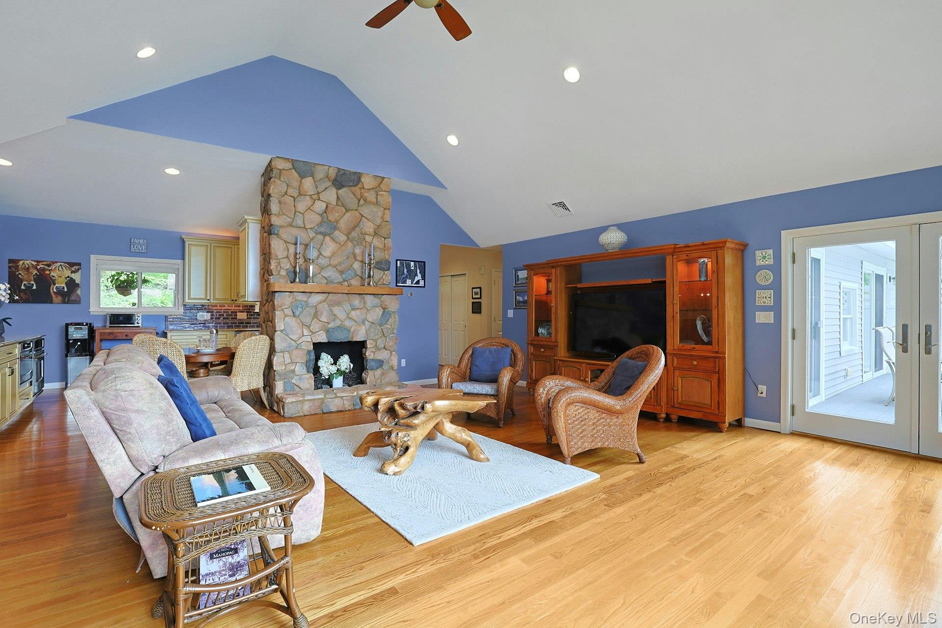 11 Lakeside Road Property Photo 10