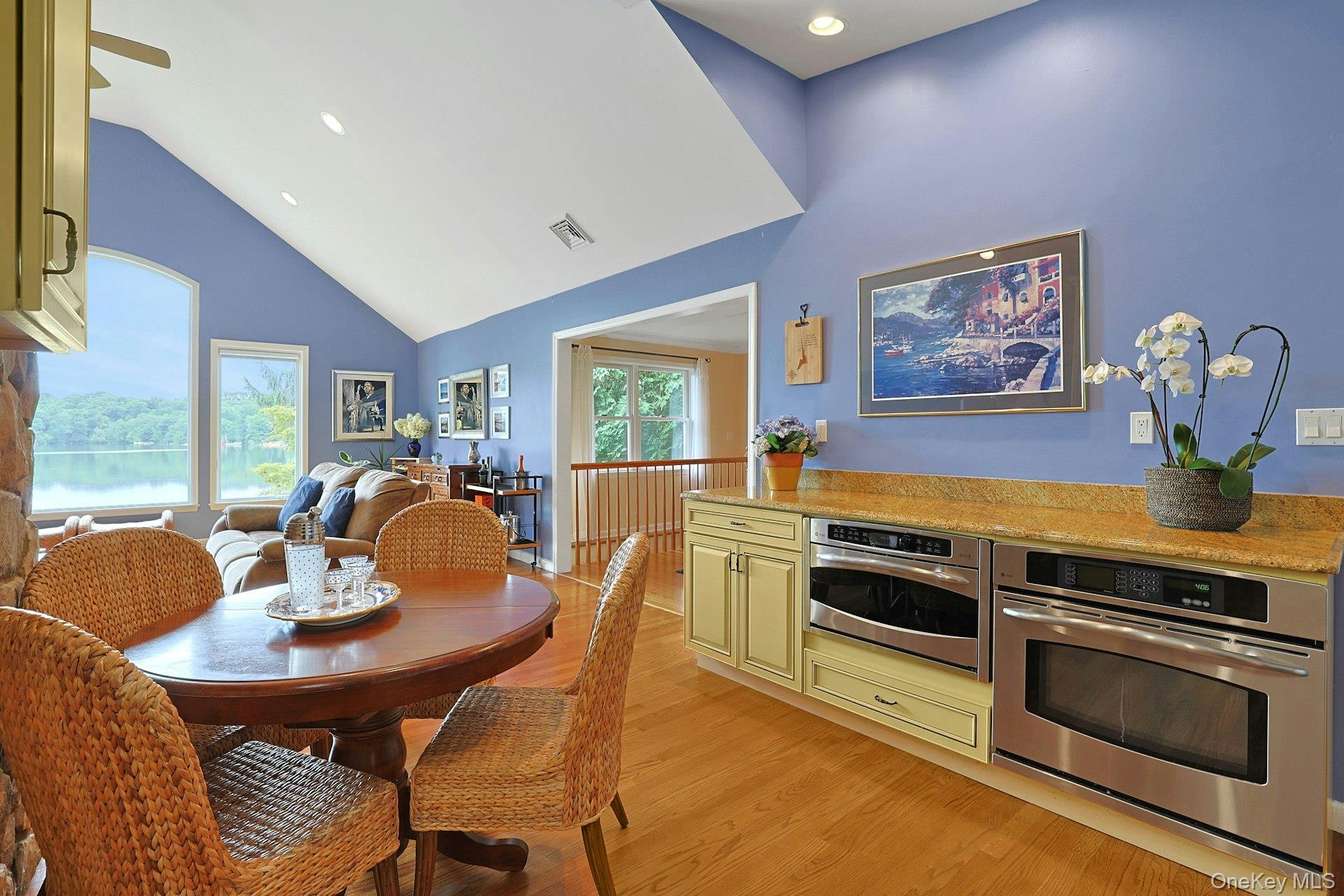 11 Lakeside Road Property Photo 12