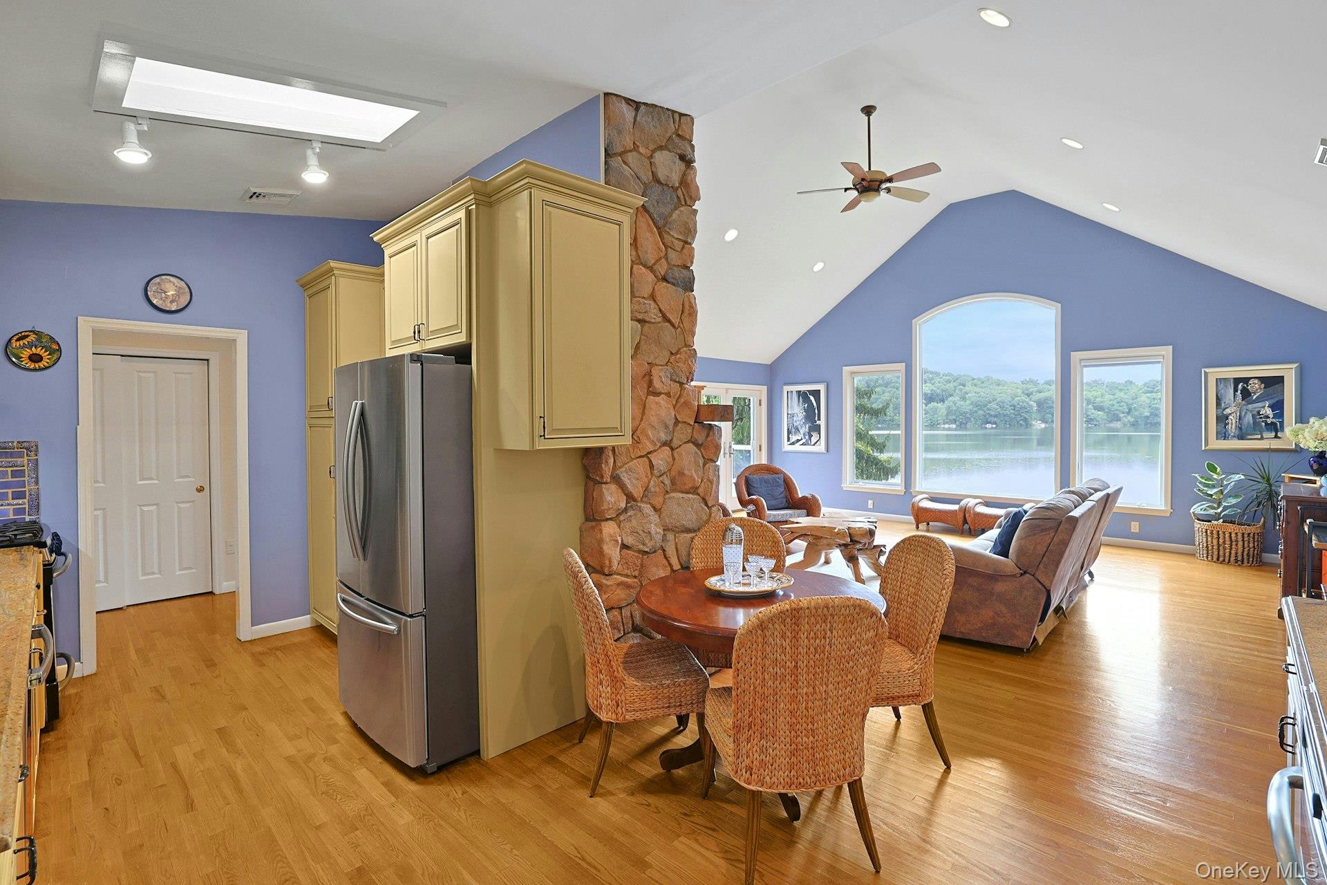11 Lakeside Road Property Photo 13