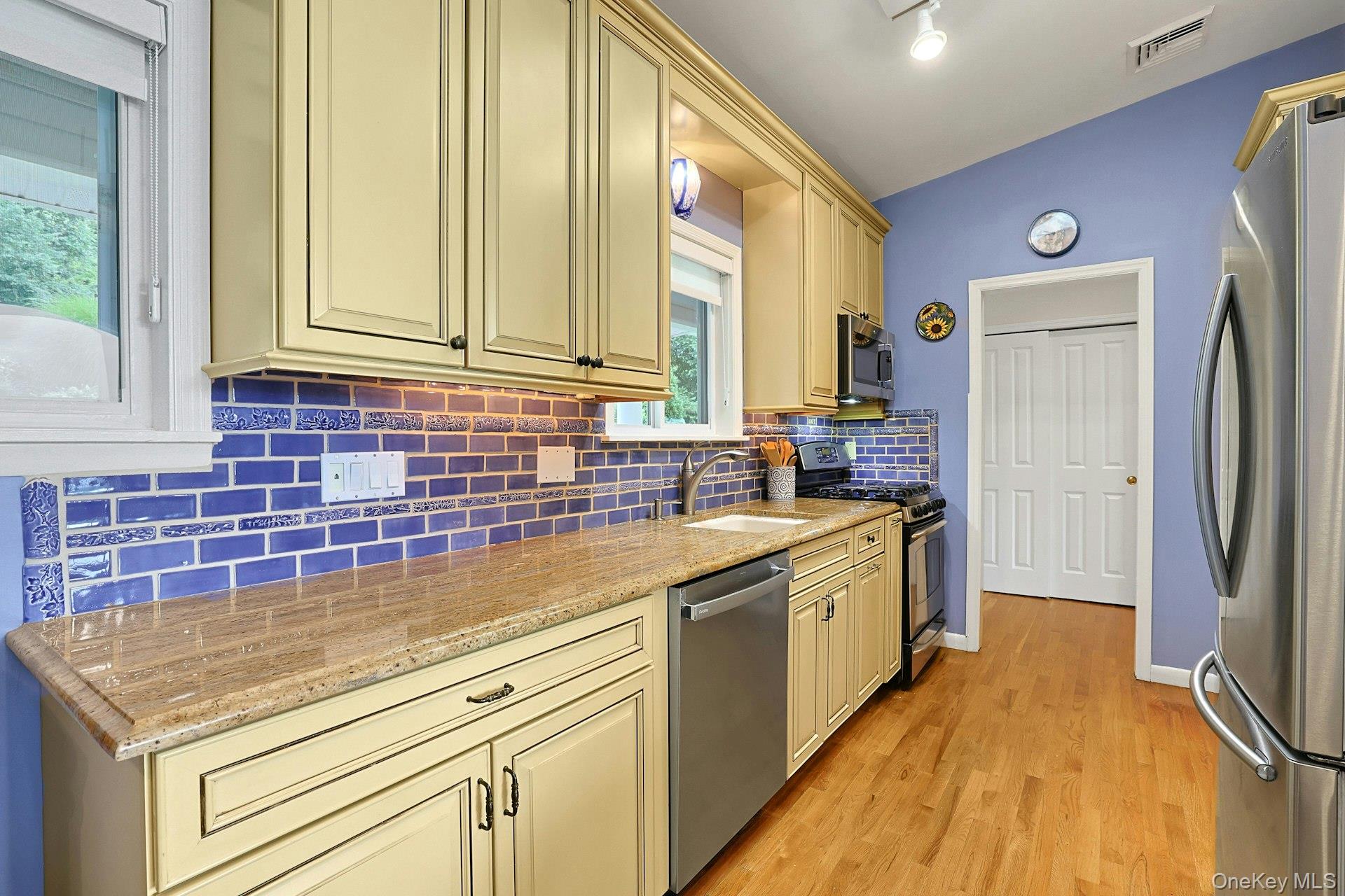 11 Lakeside Road Property Photo 16