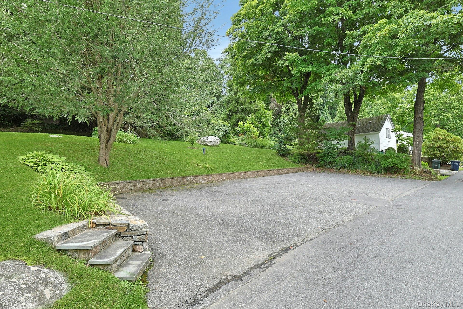 11 Lakeside Road Property Photo 43