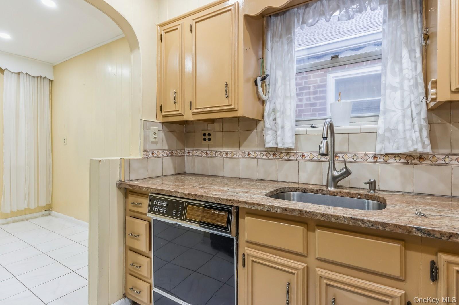4121 Grace Avenue Property Photo 7