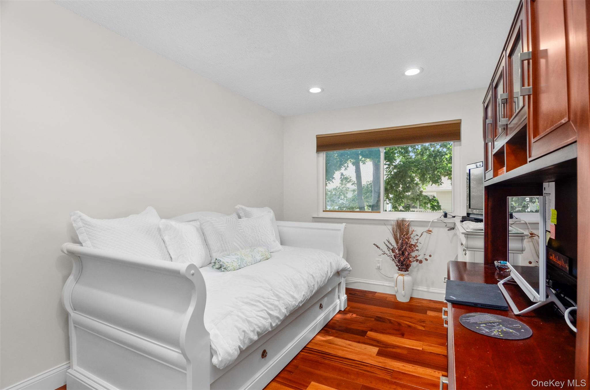 236 Springmeadow Drive B Property Photo 15