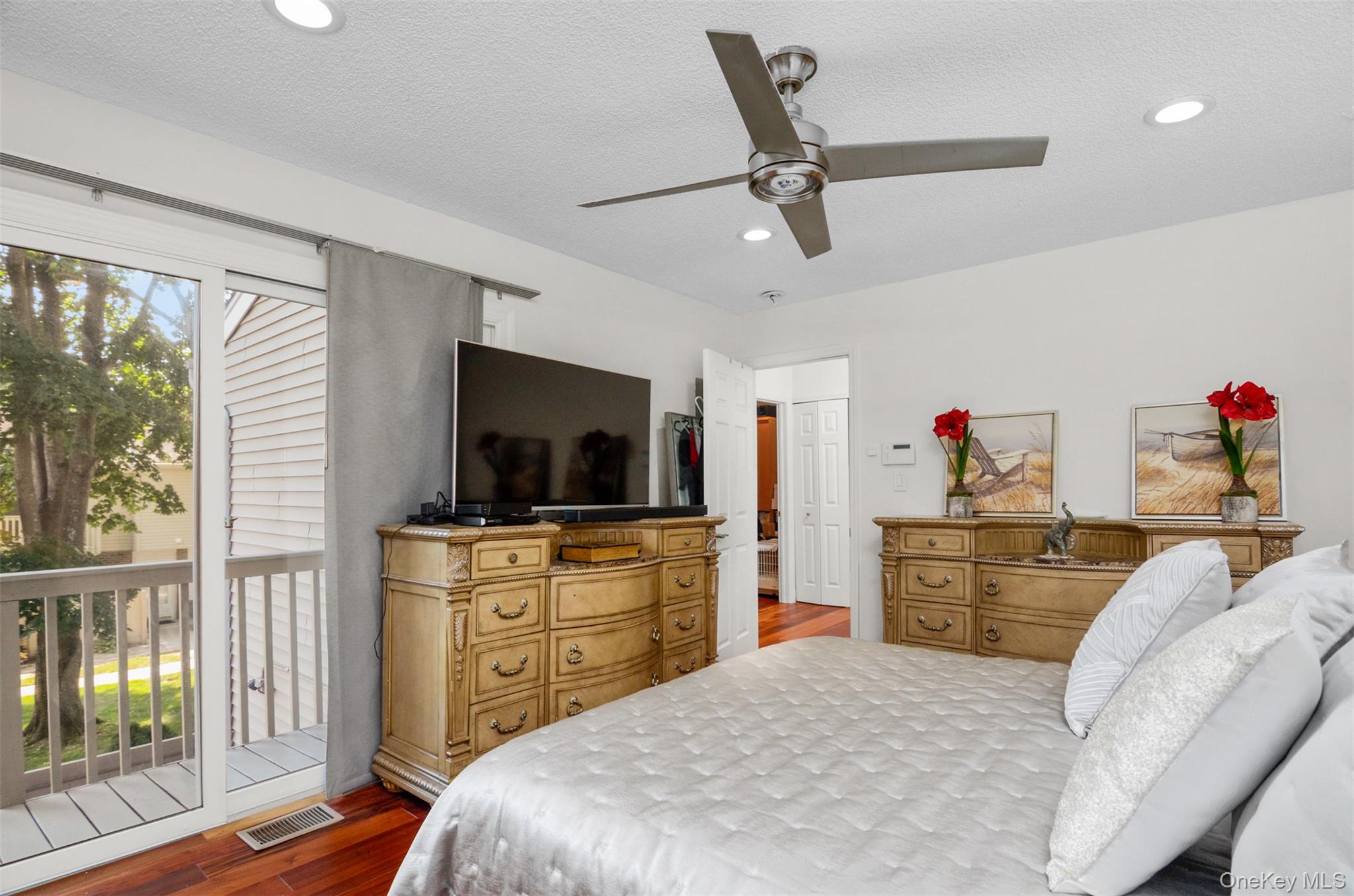 236 Springmeadow Drive B Property Photo 18