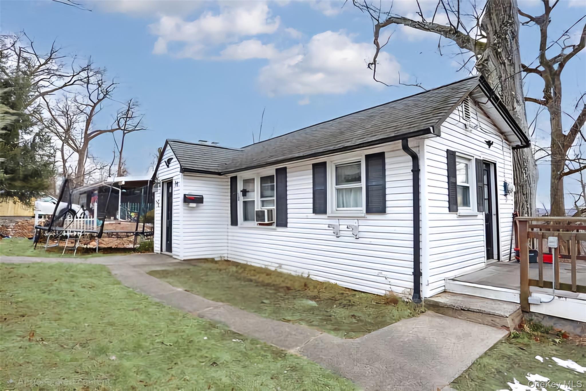 30 Lindbergh Lane Property Photo 1