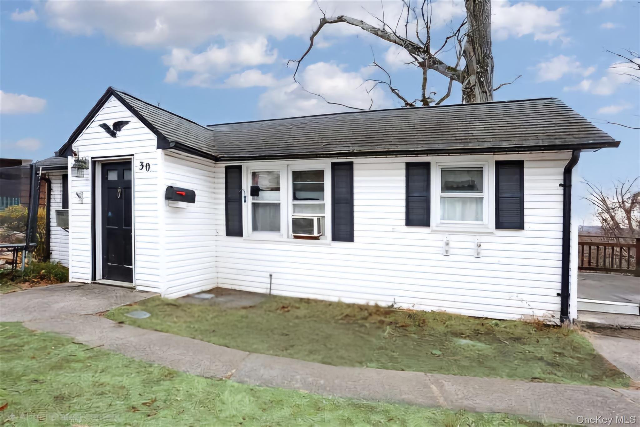 30 Lindbergh Lane Property Photo 2