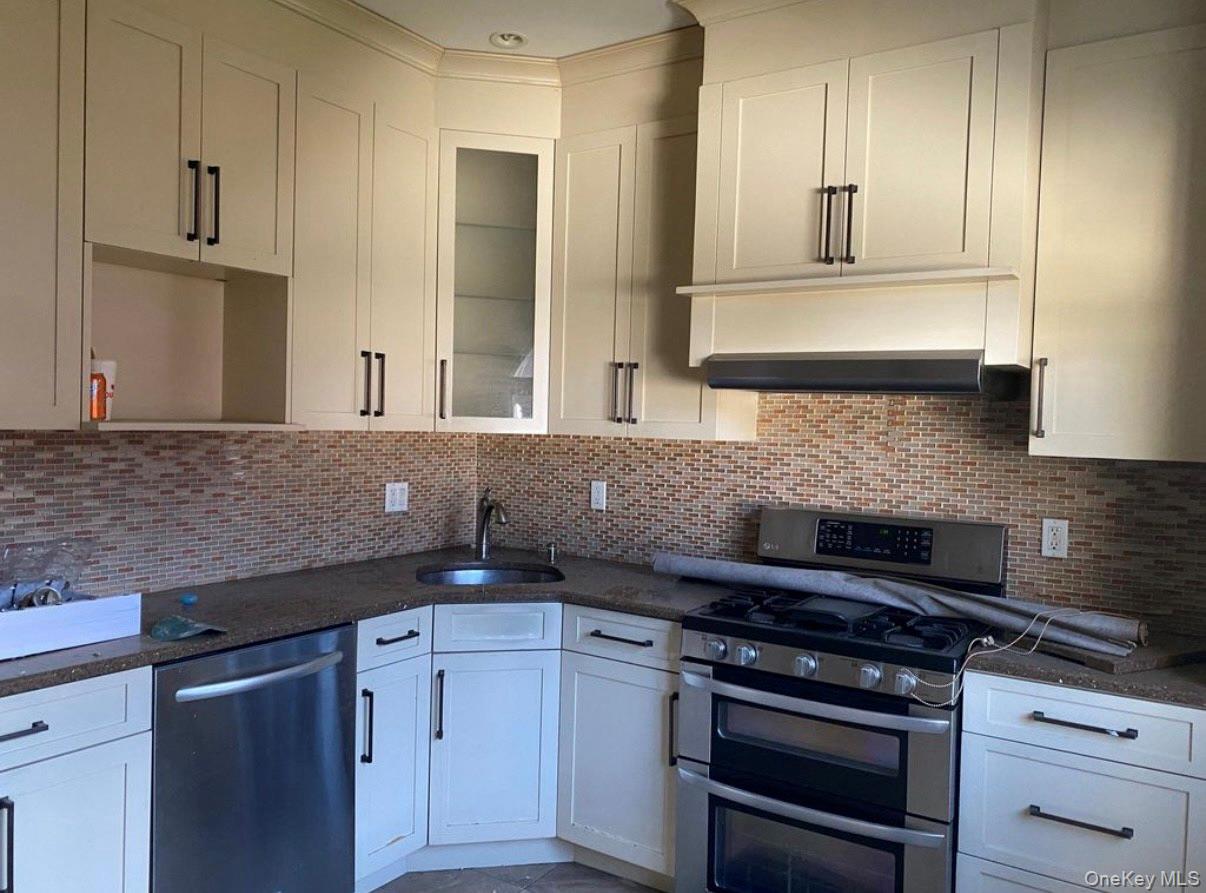 4122 163rd Street Property Photo 7