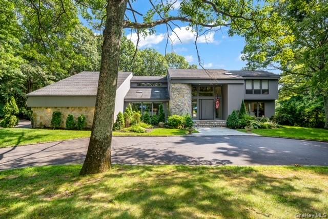 6 Fox Hunt Court Property Photo 5