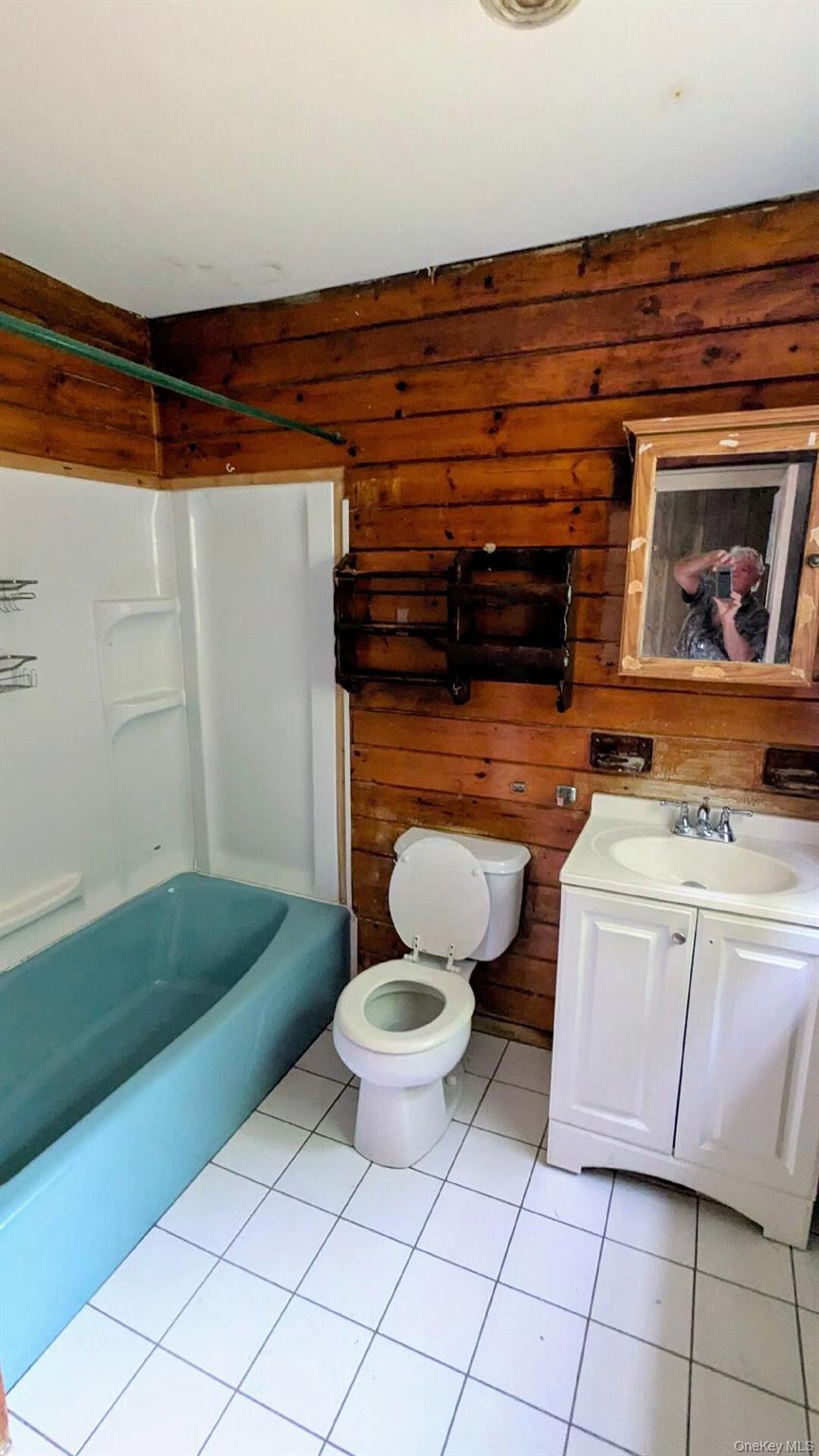 5284 Sound Avenue Property Photo 4