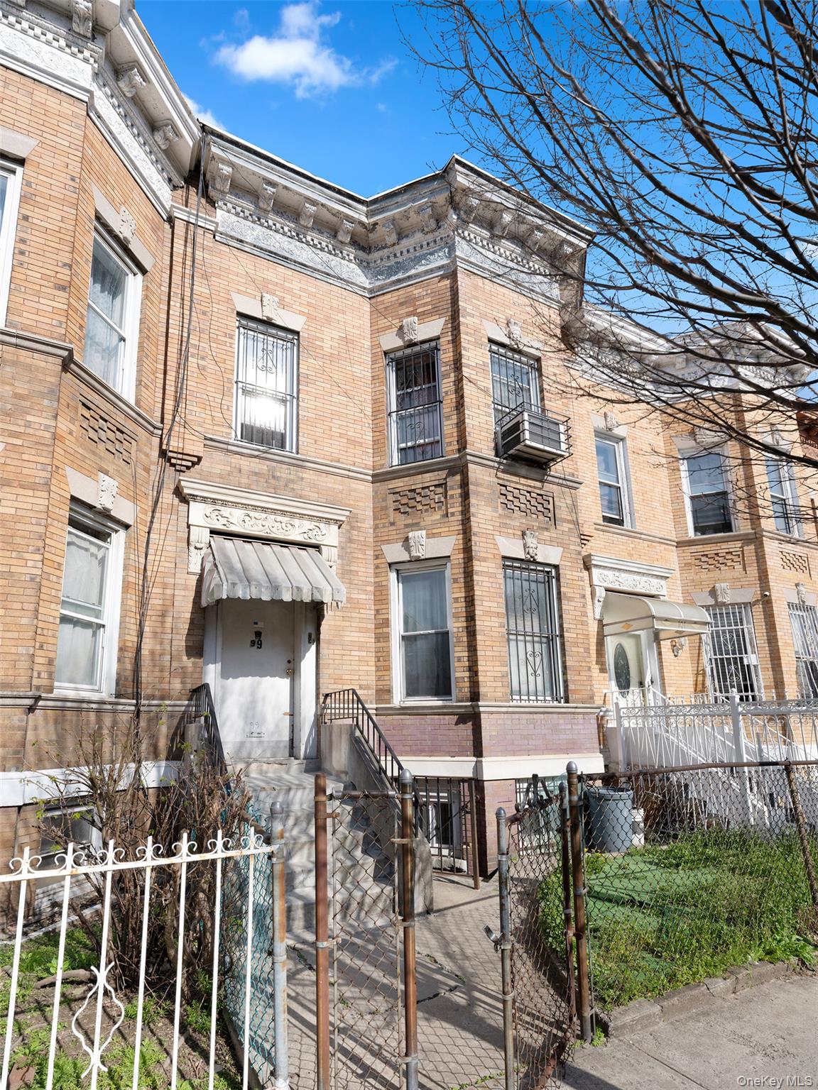 99 E 31st Street