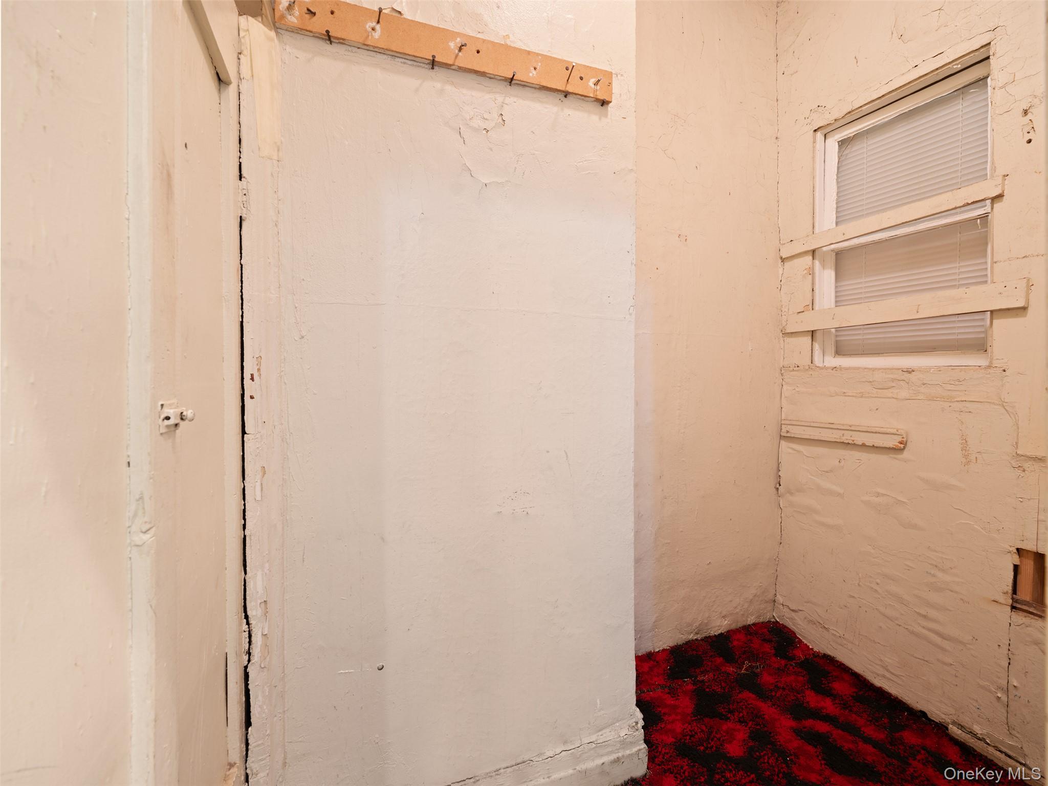 99 E 31st Street Property Photo 6
