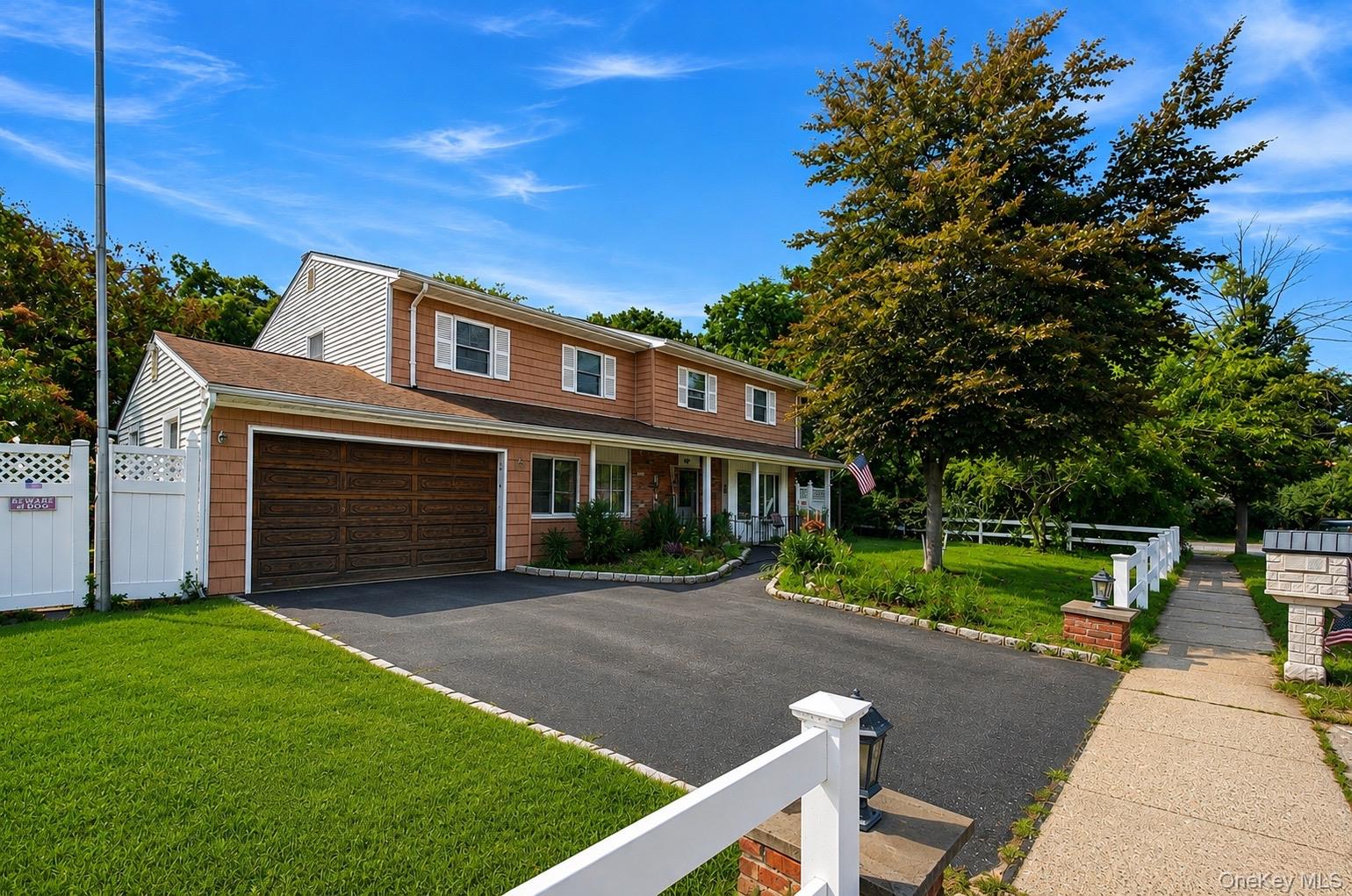 8 Singingwood Drive Property Photo 3