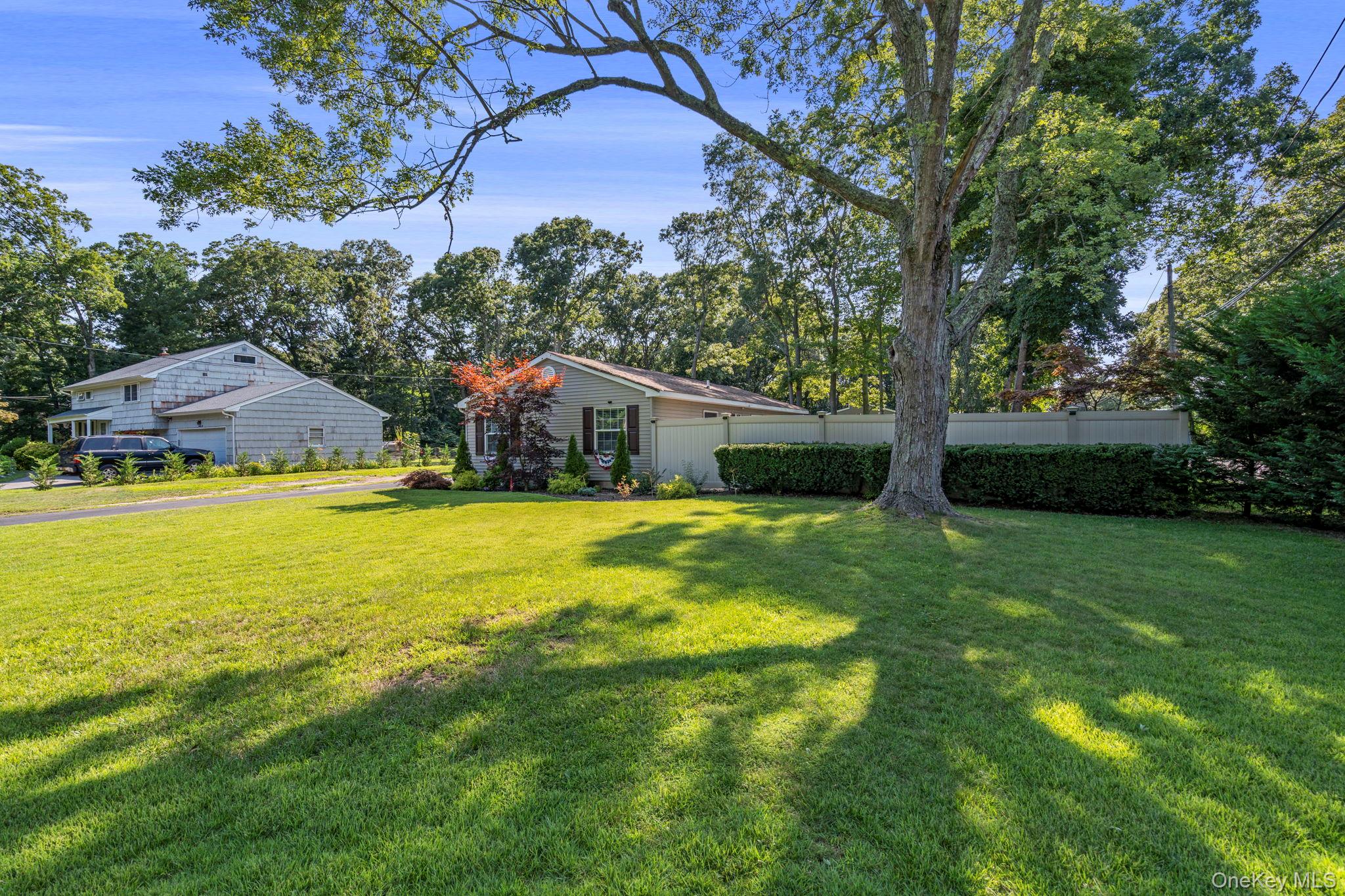 28 Yaphank Avenue Property Photo 2