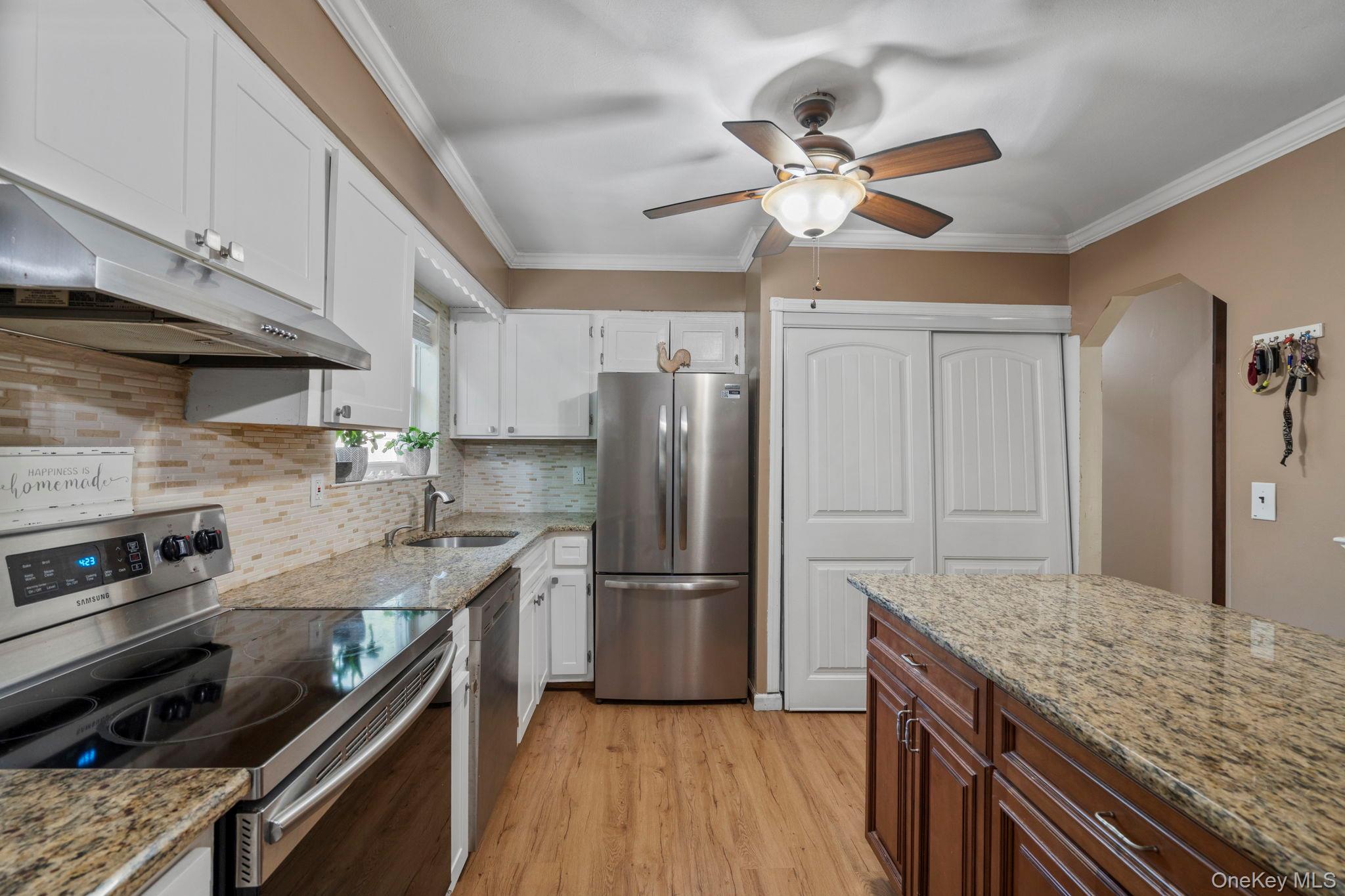28 Yaphank Avenue Property Photo 11
