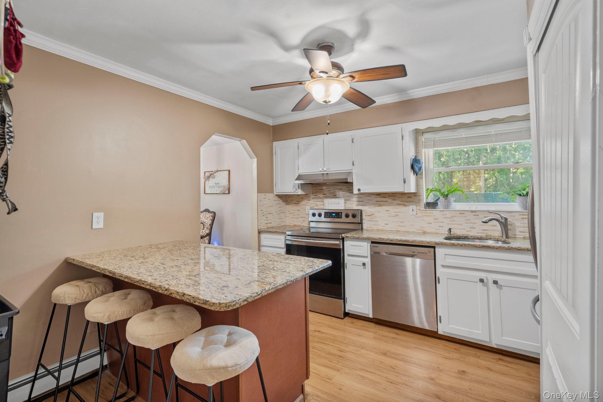 28 Yaphank Avenue Property Photo 13