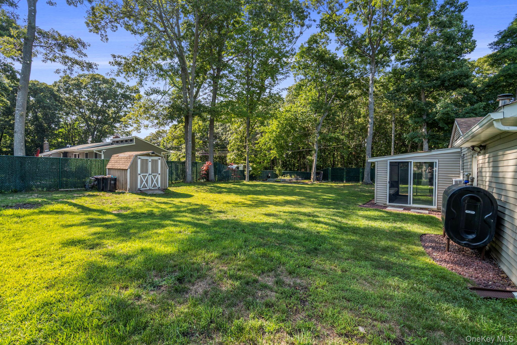 28 Yaphank Avenue Property Photo 25
