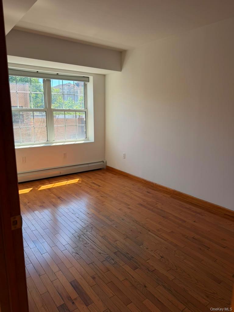 35-19 Leavitt Street 4j Property Photo 4
