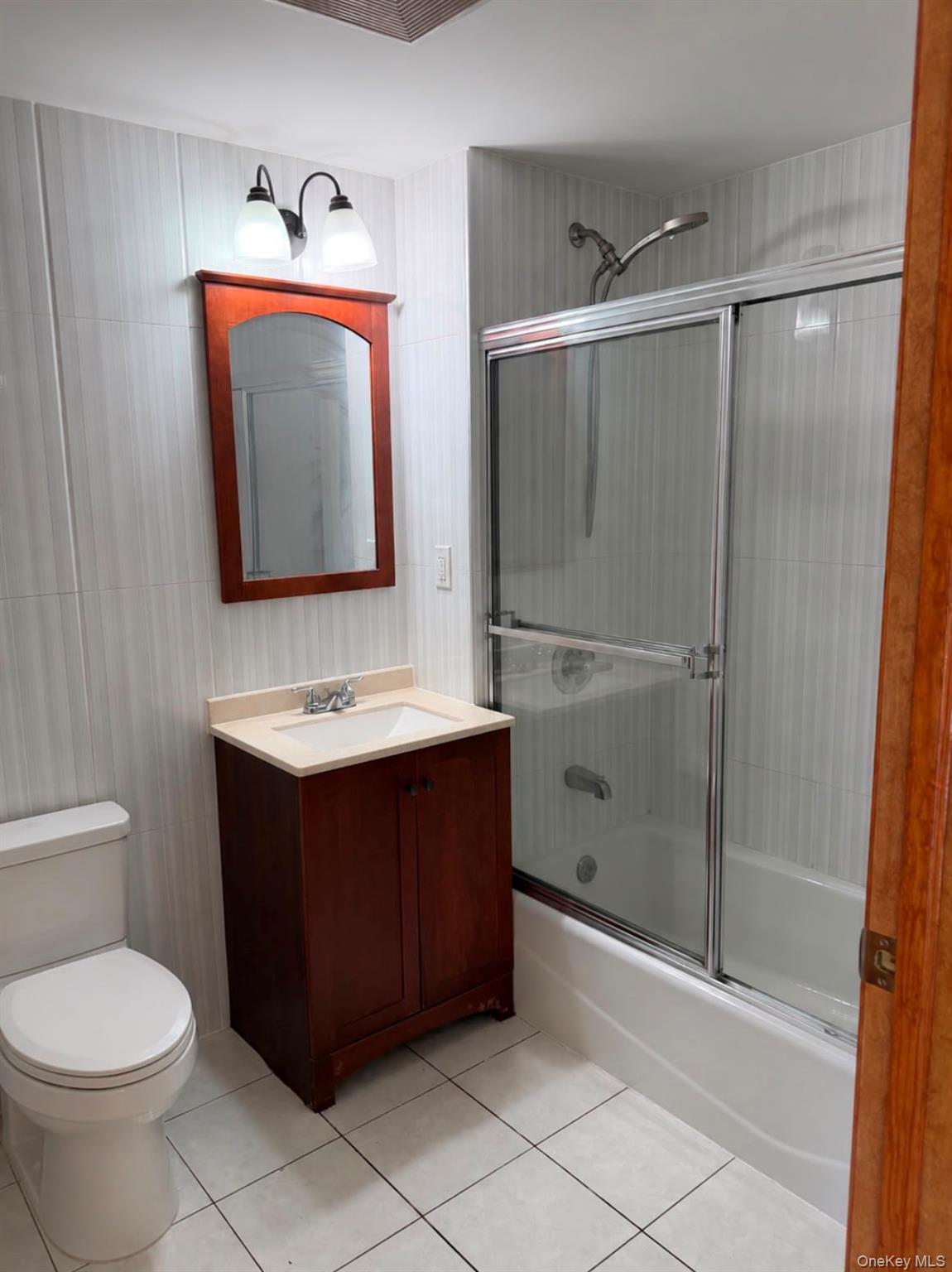 35-19 Leavitt Street 4j Property Photo 10