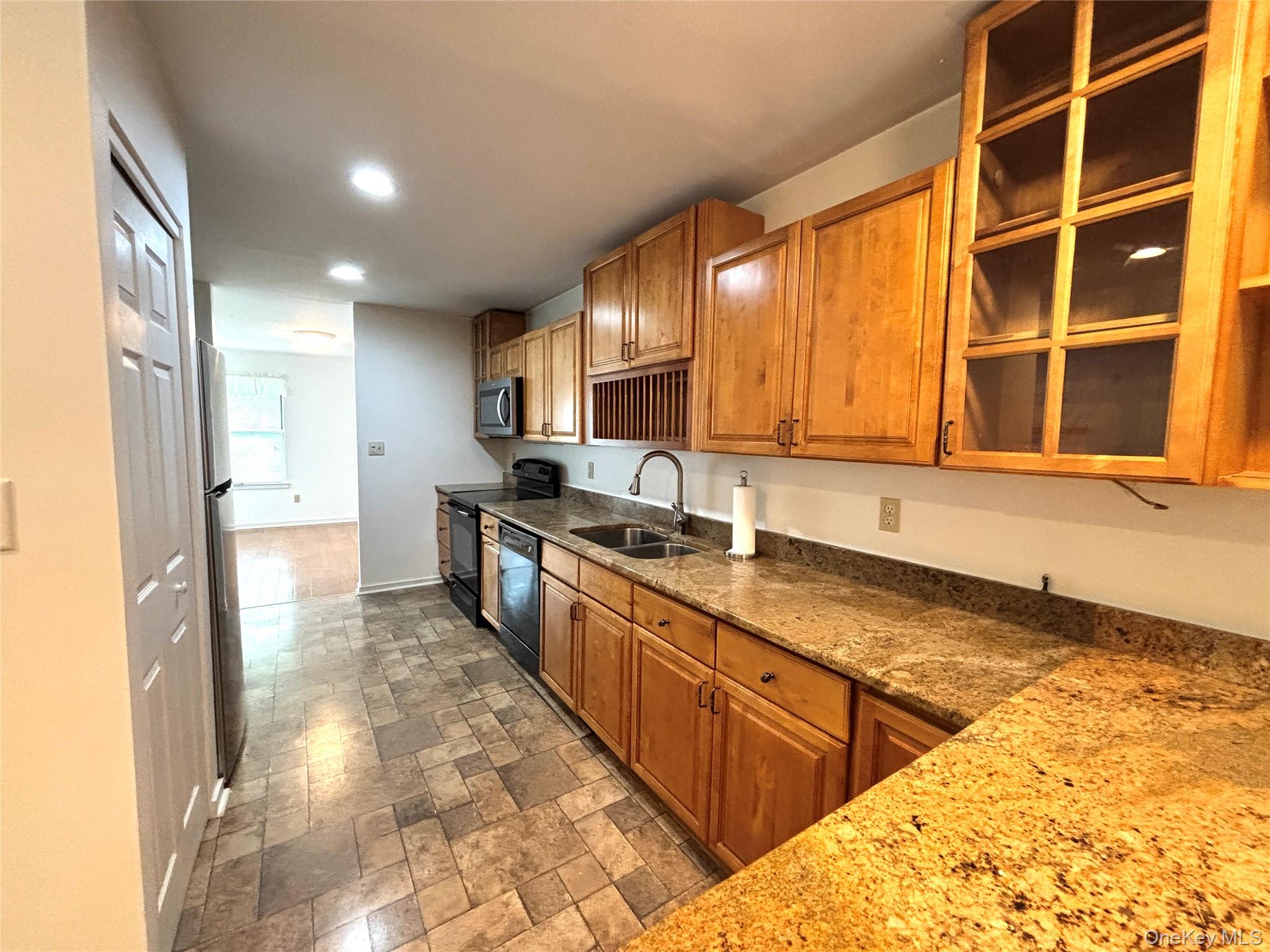 504 Continental Drive Property Photo 6