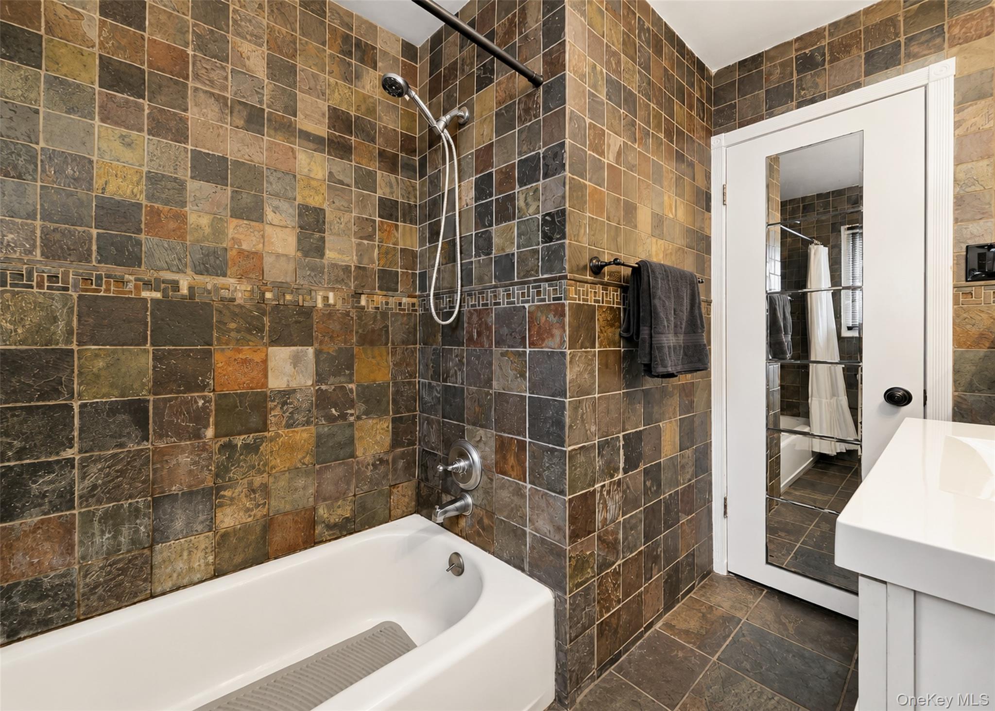 11 Farragut Avenue Property Photo 9